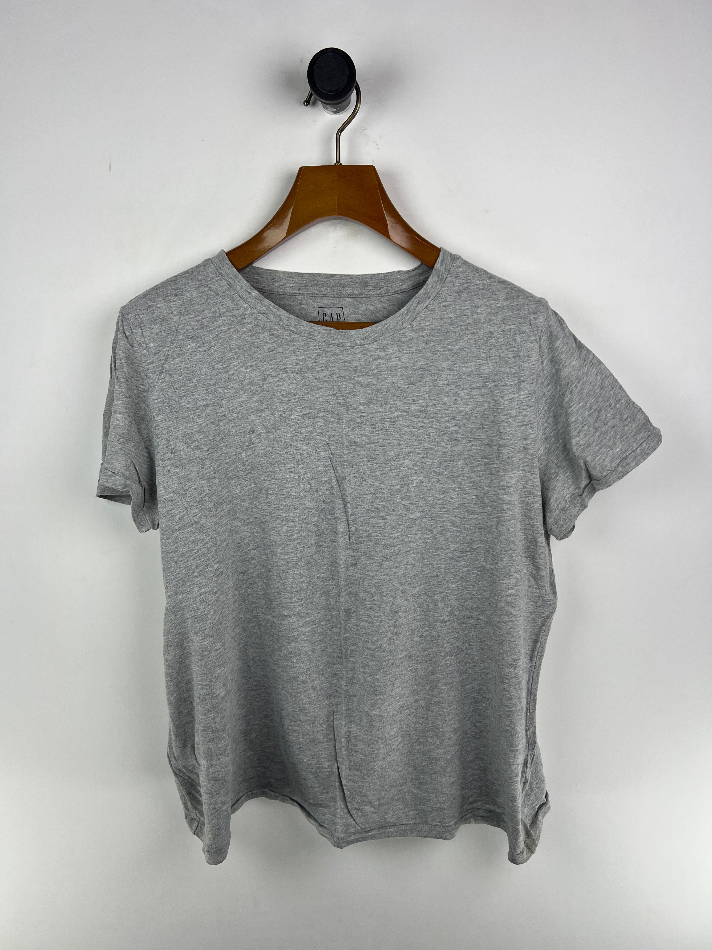 Gap T-Shirt (Women) (Large)