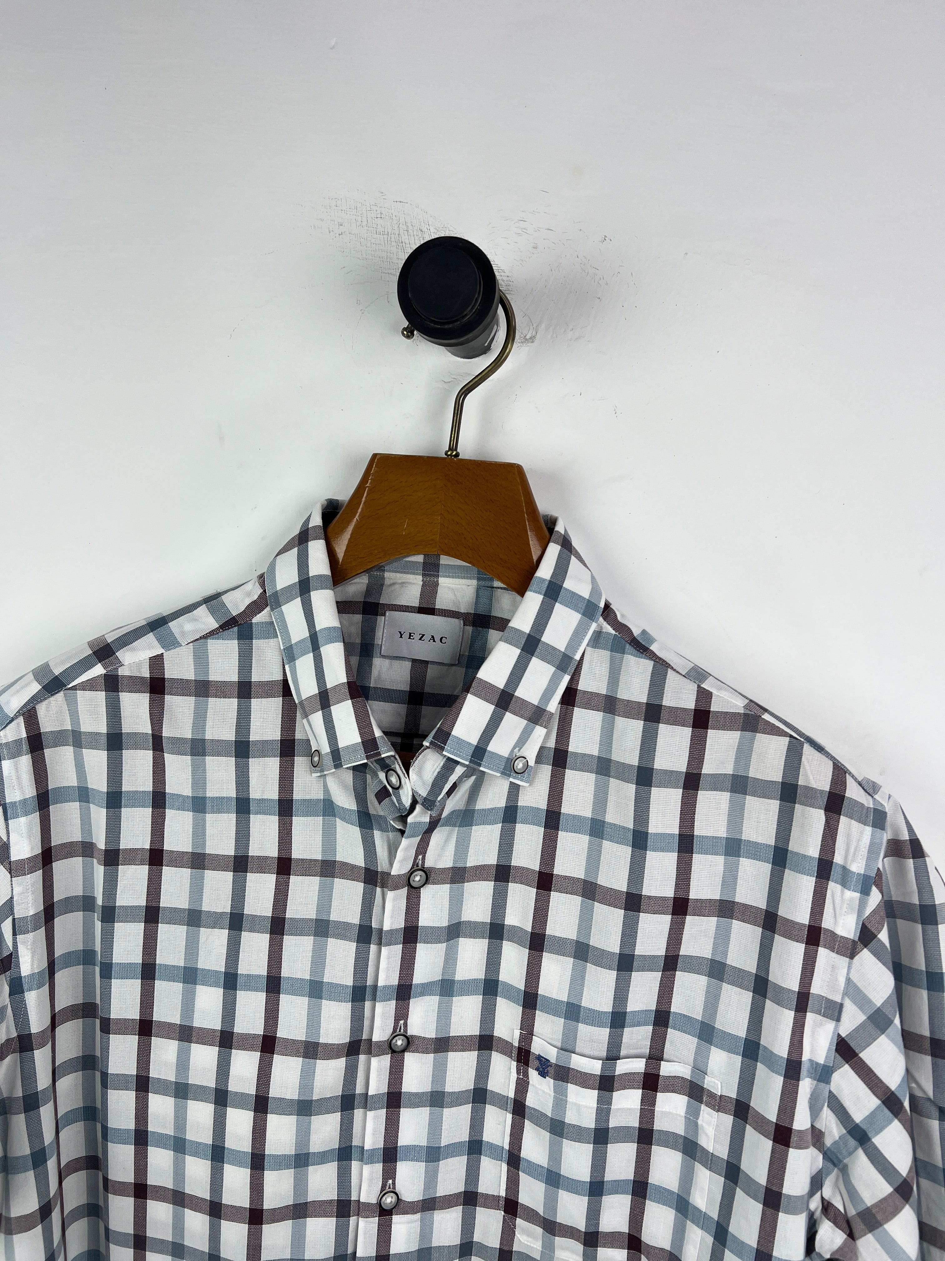 Yezac Linen Shirt (Medium)