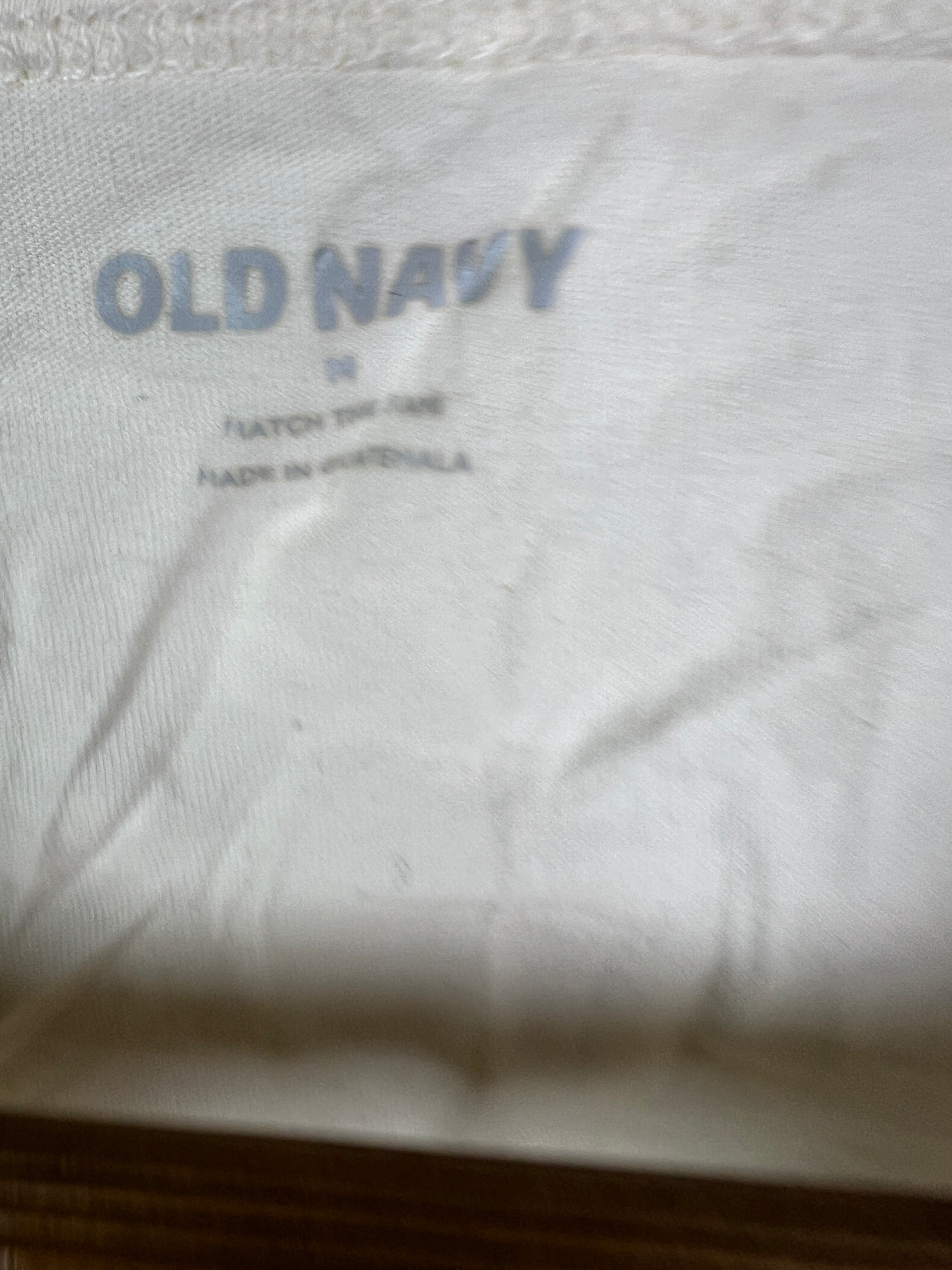 Old Navy T-Shirt (Women) (Medium)