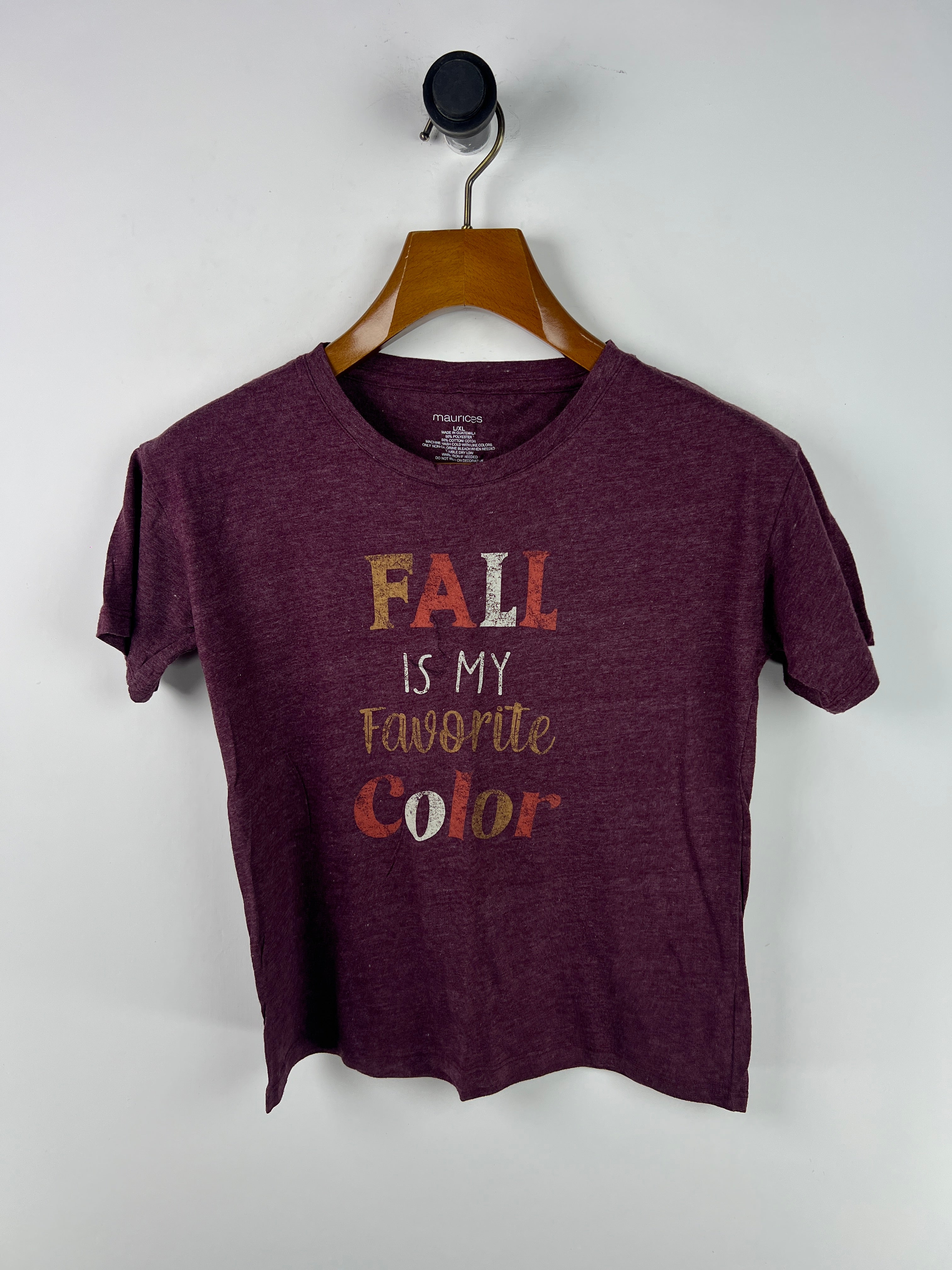 Maurices T-Shirt (Women) (Small-Medium)