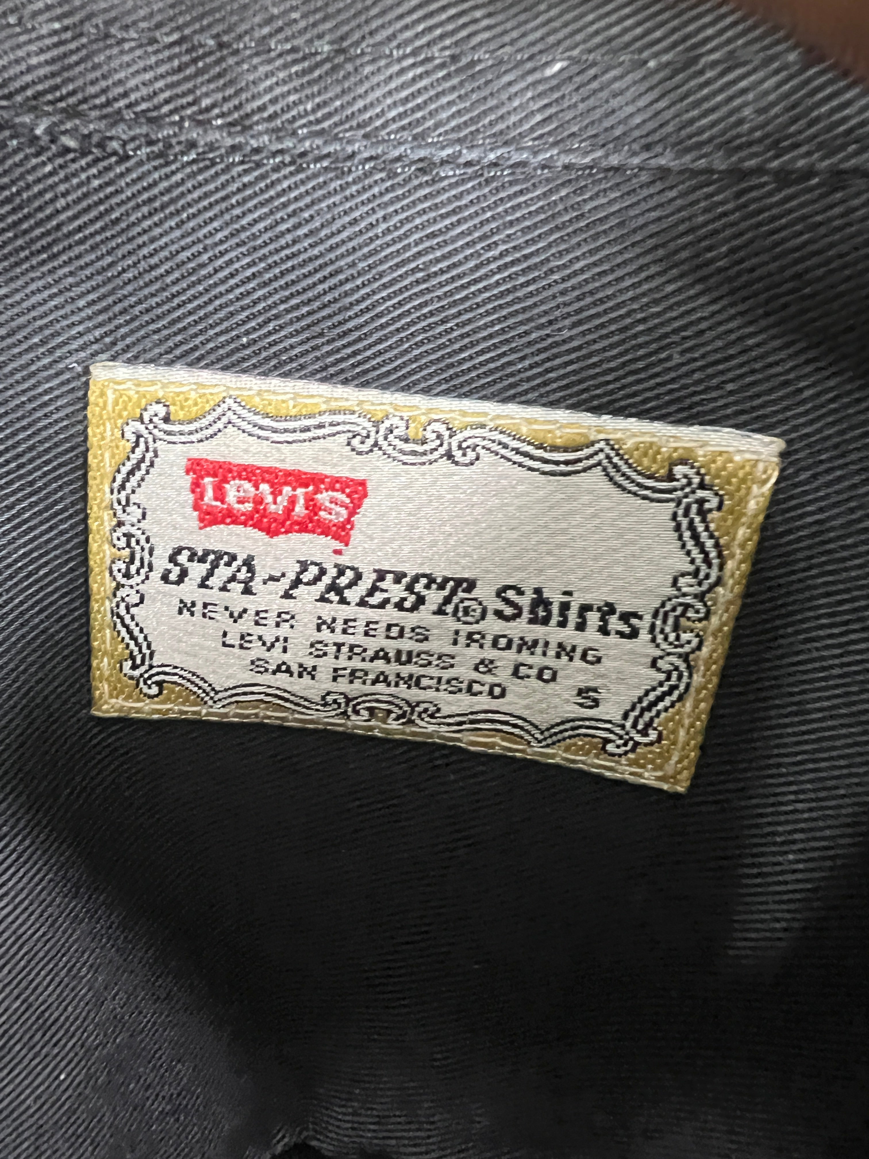 Levis Denim Shirt (Medium)