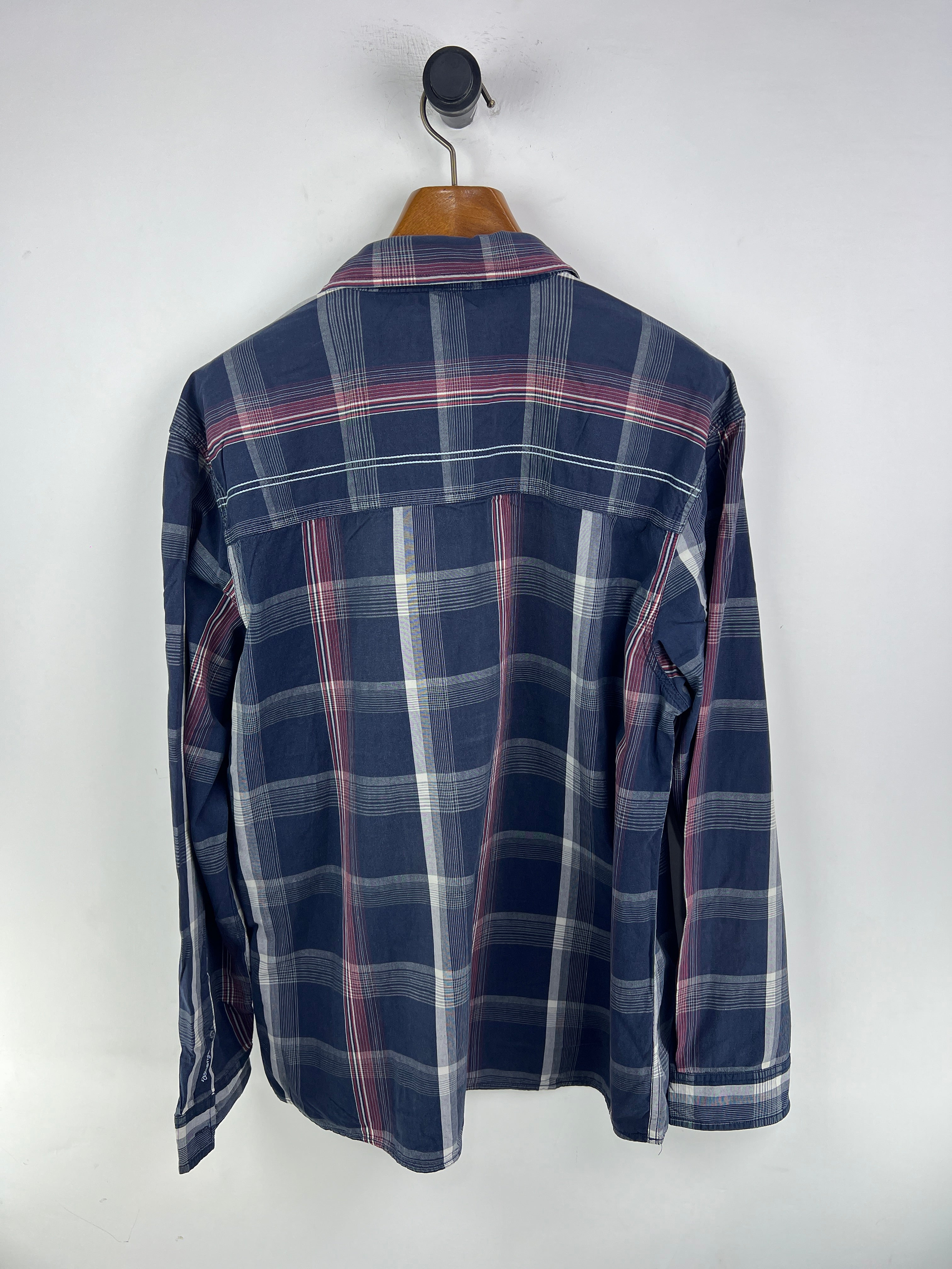Wrangler Shirt (Large)