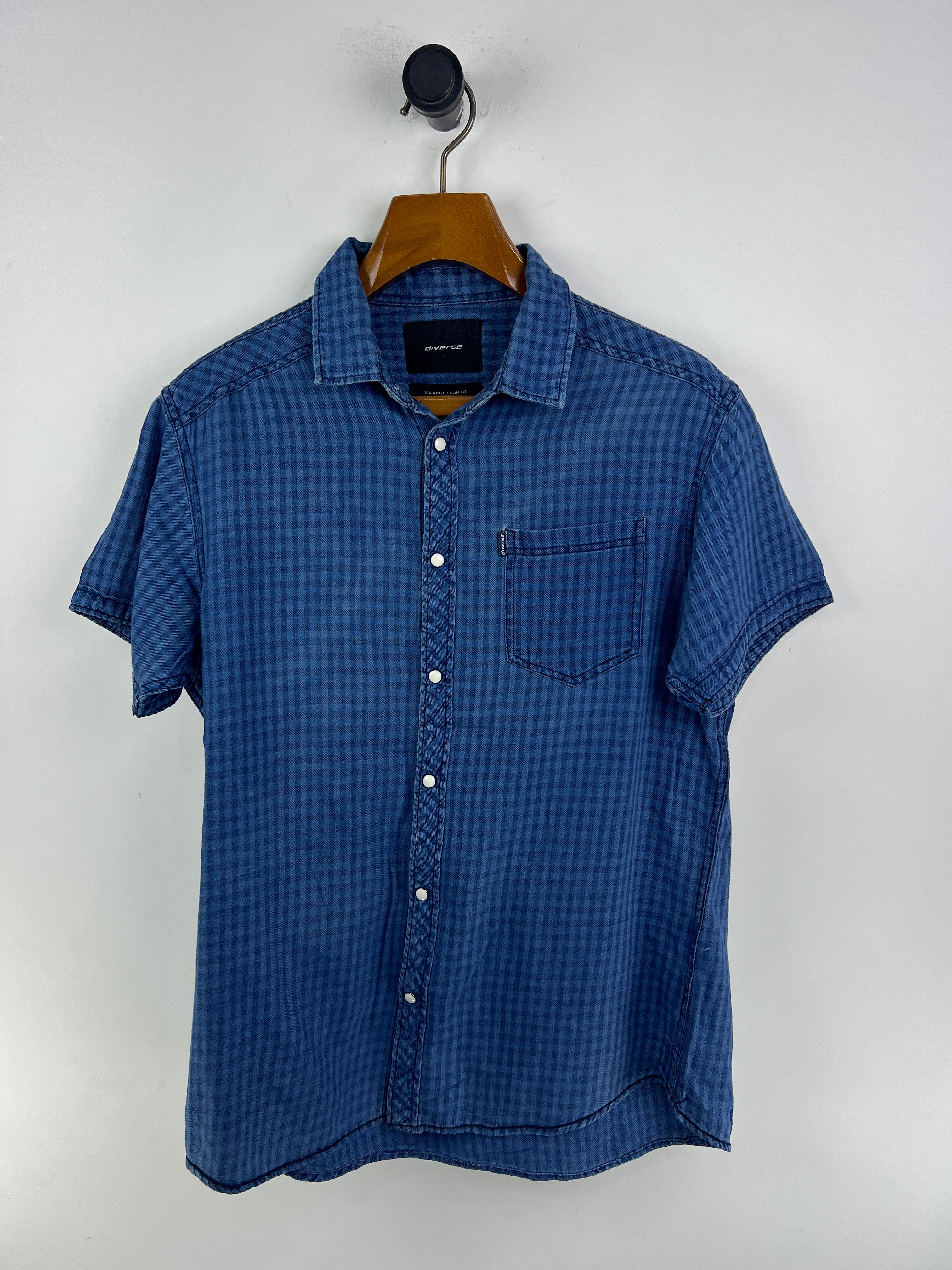 Diverse Shirt (Medium)