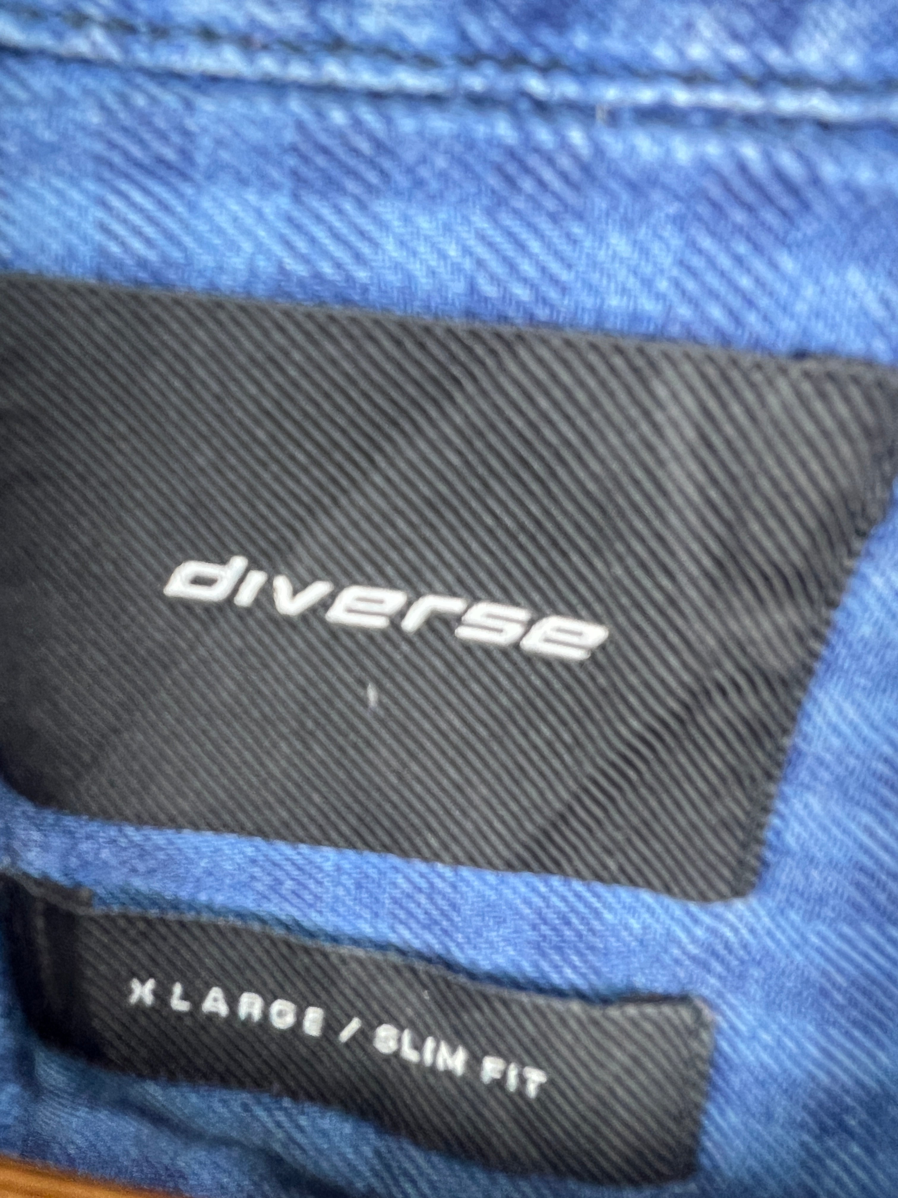 Diverse Shirt (Medium)
