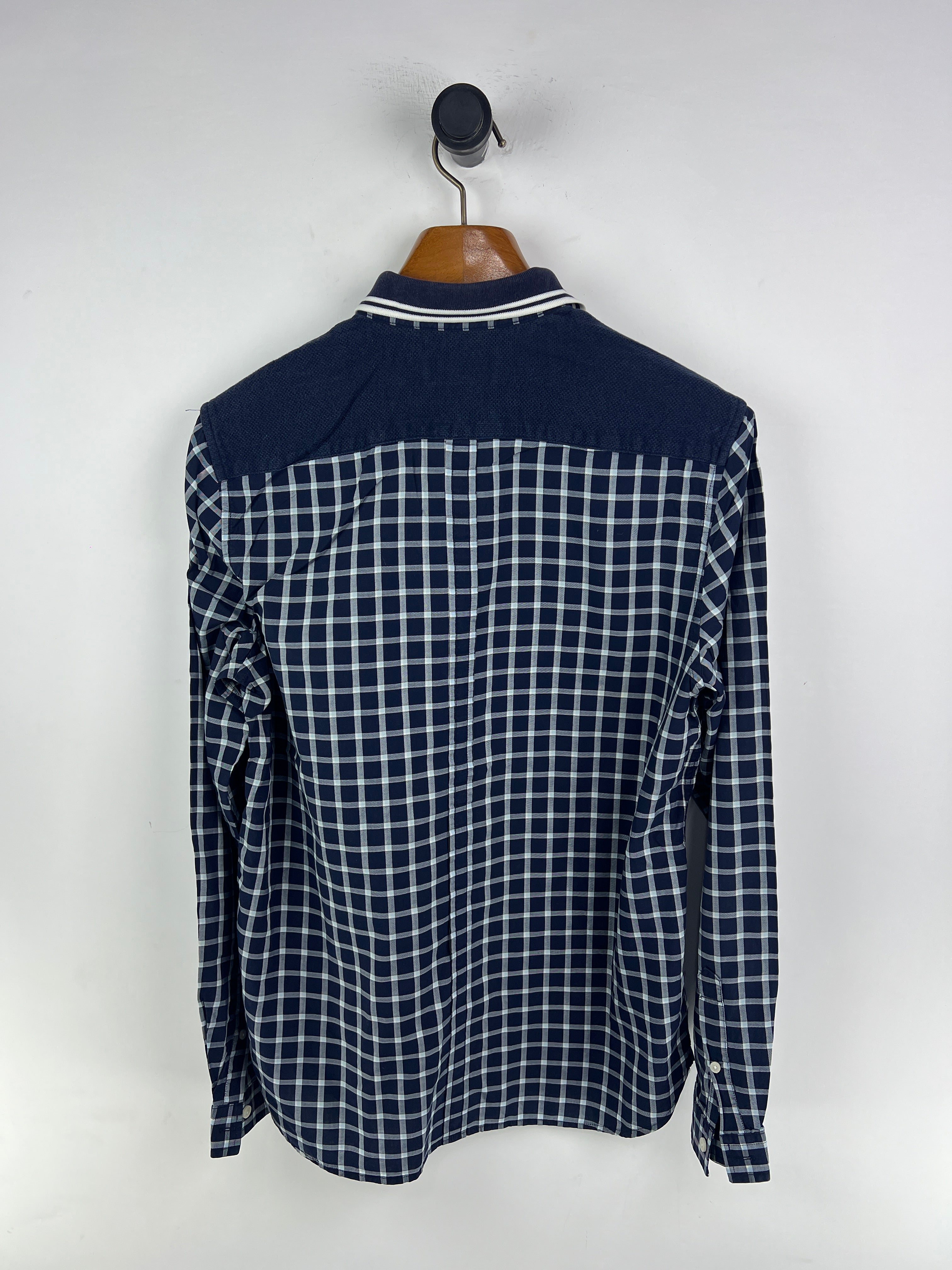 Fred Perry Shirt (Medium)