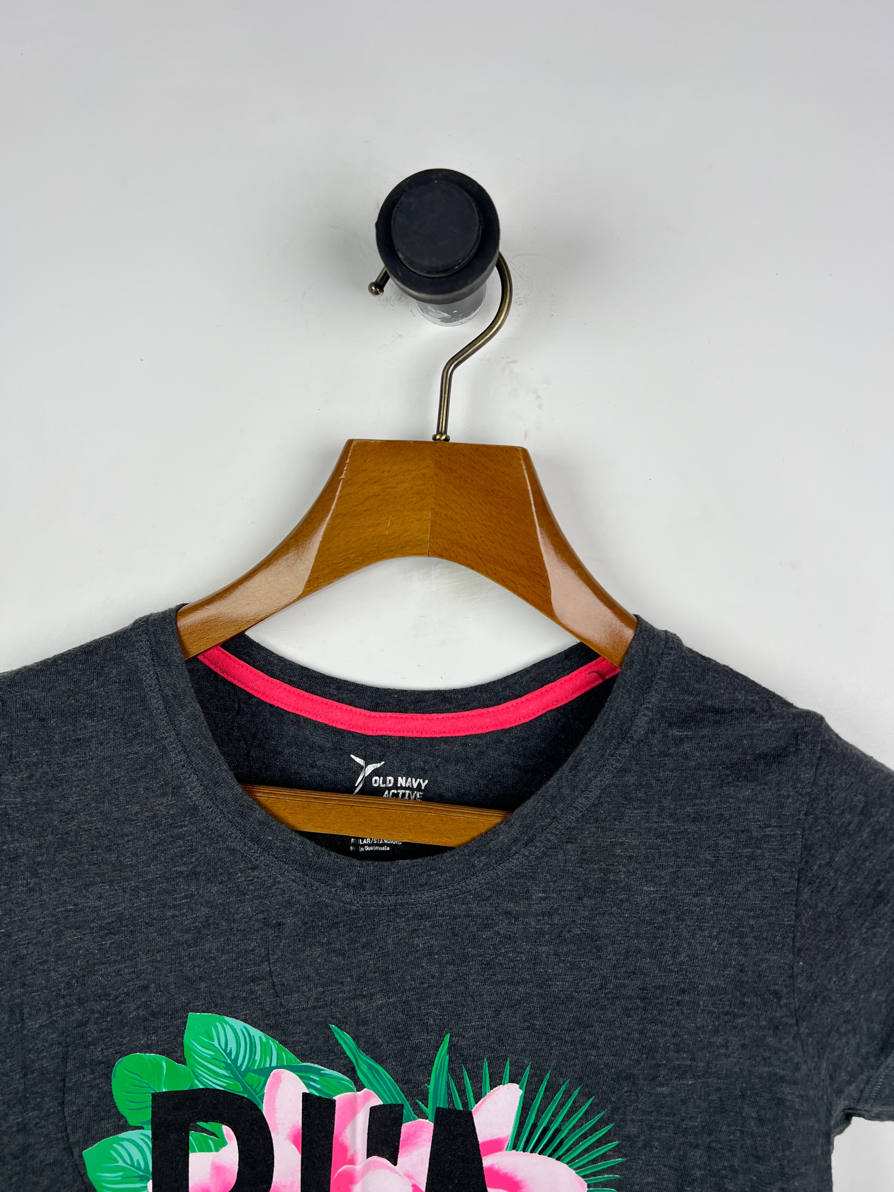 Old Navy T-Shirt (Women) (Small)