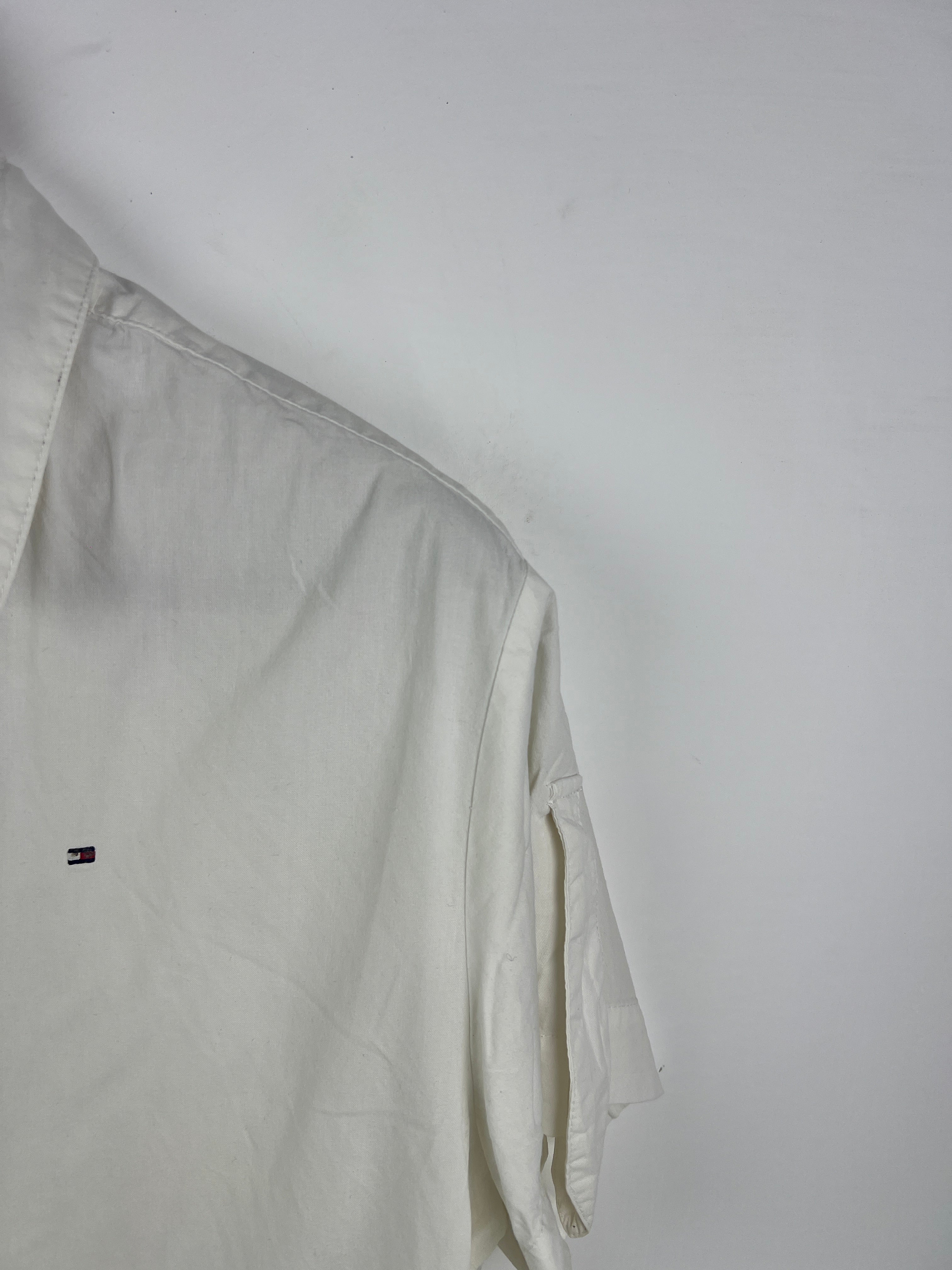 Tommy Hilfiger Shirt (Large)