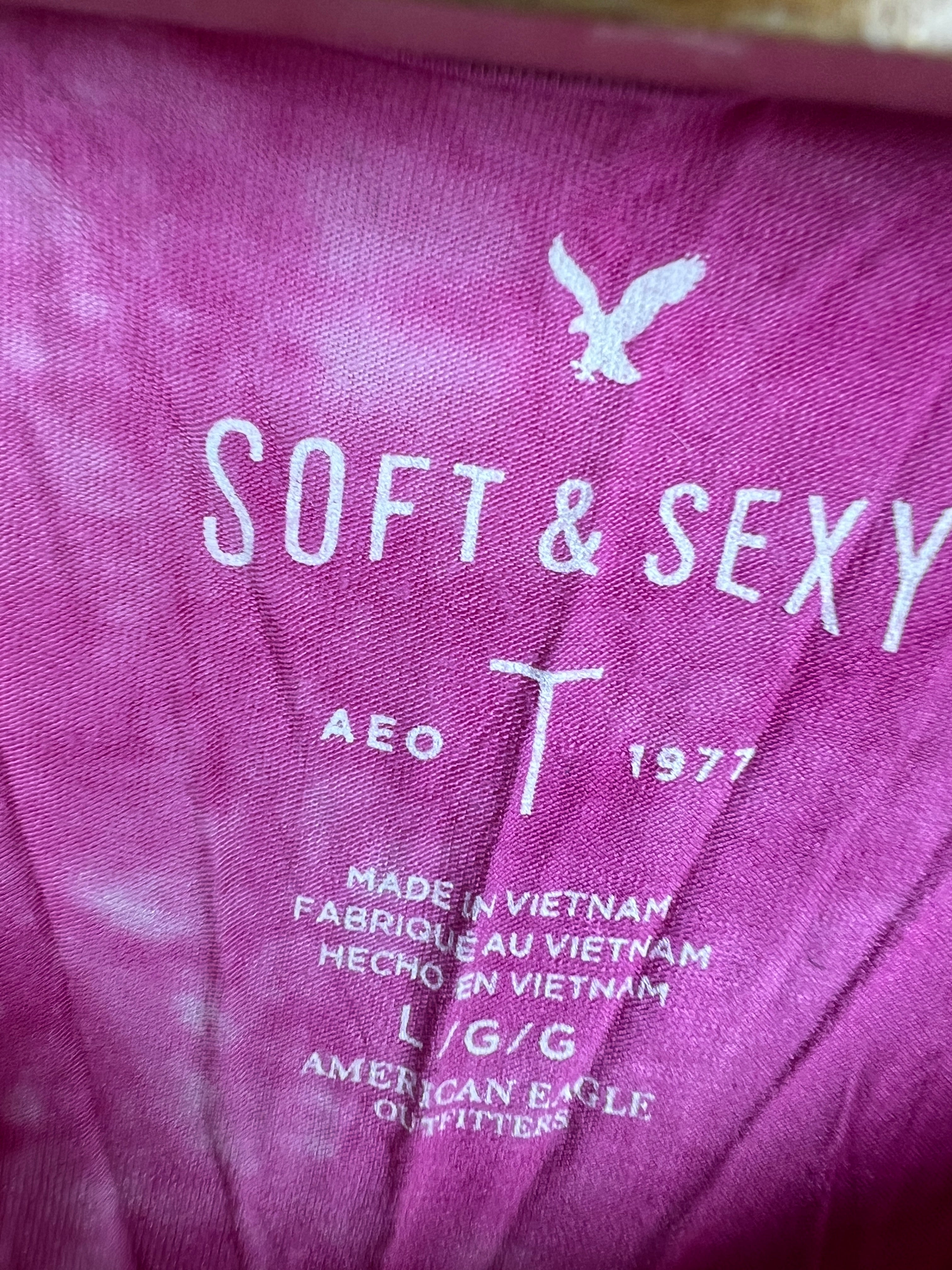 American Eagle Blouse (Women) (Medium-Large)