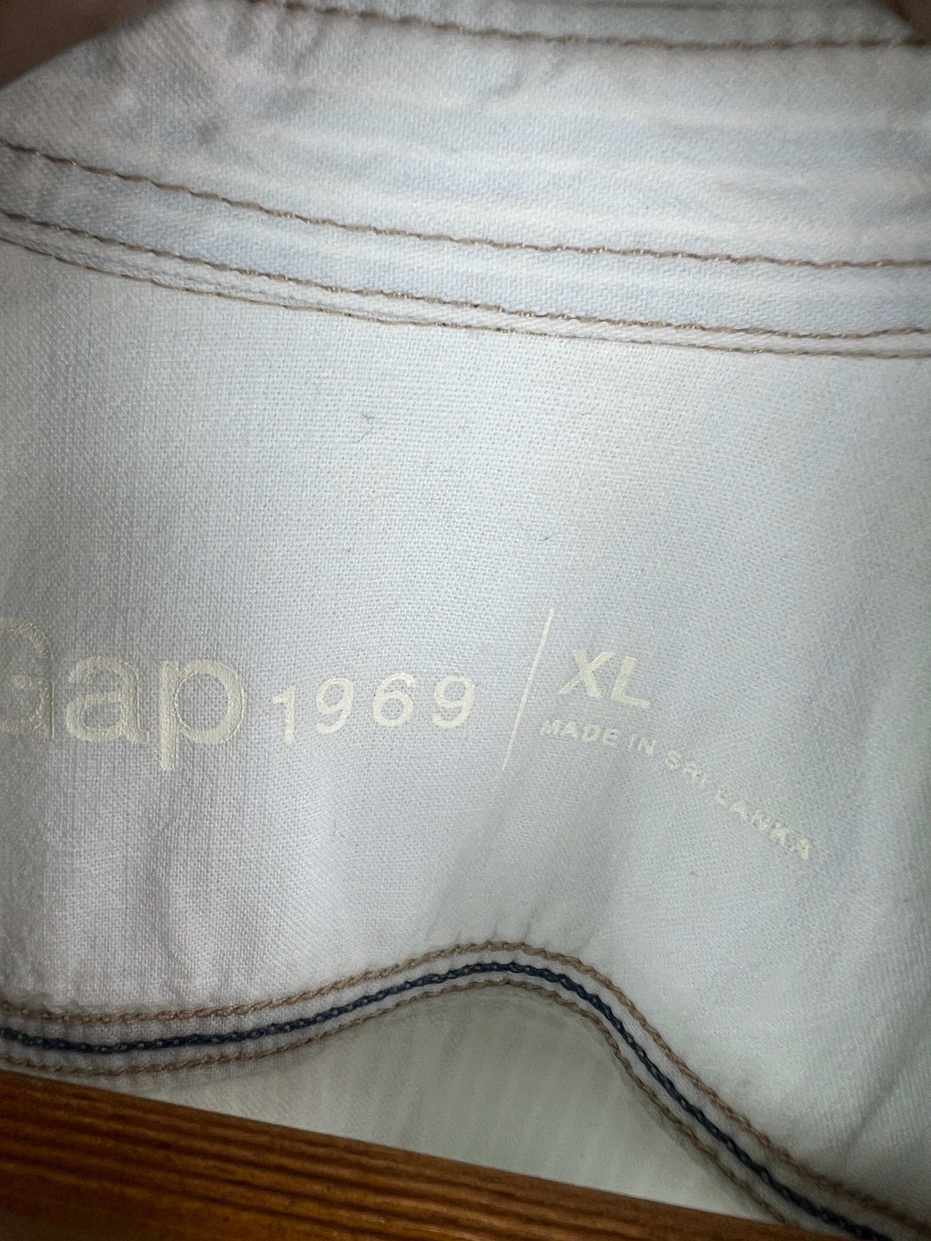 Gap Shirt (X-Large)