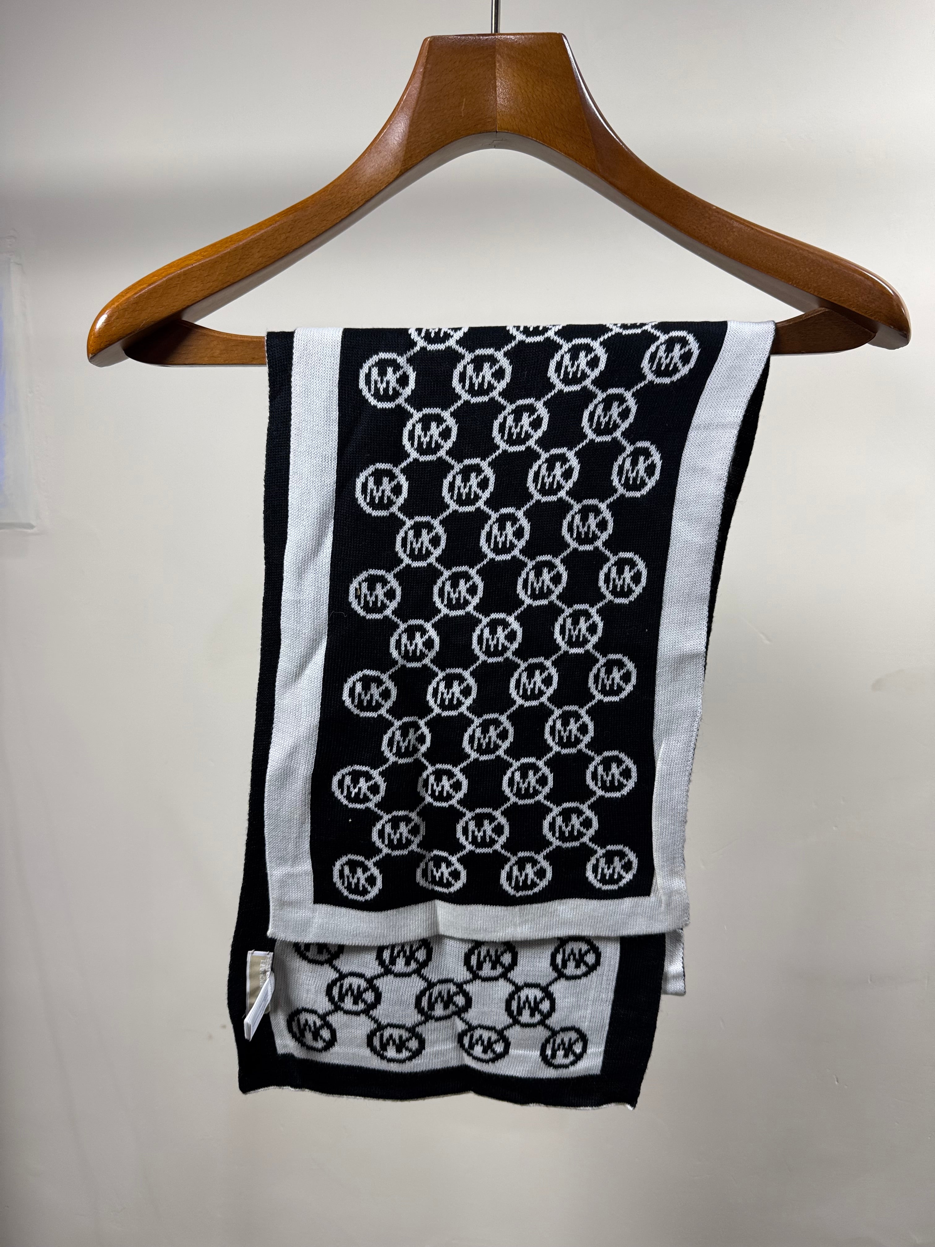 Michael Kors Muffler