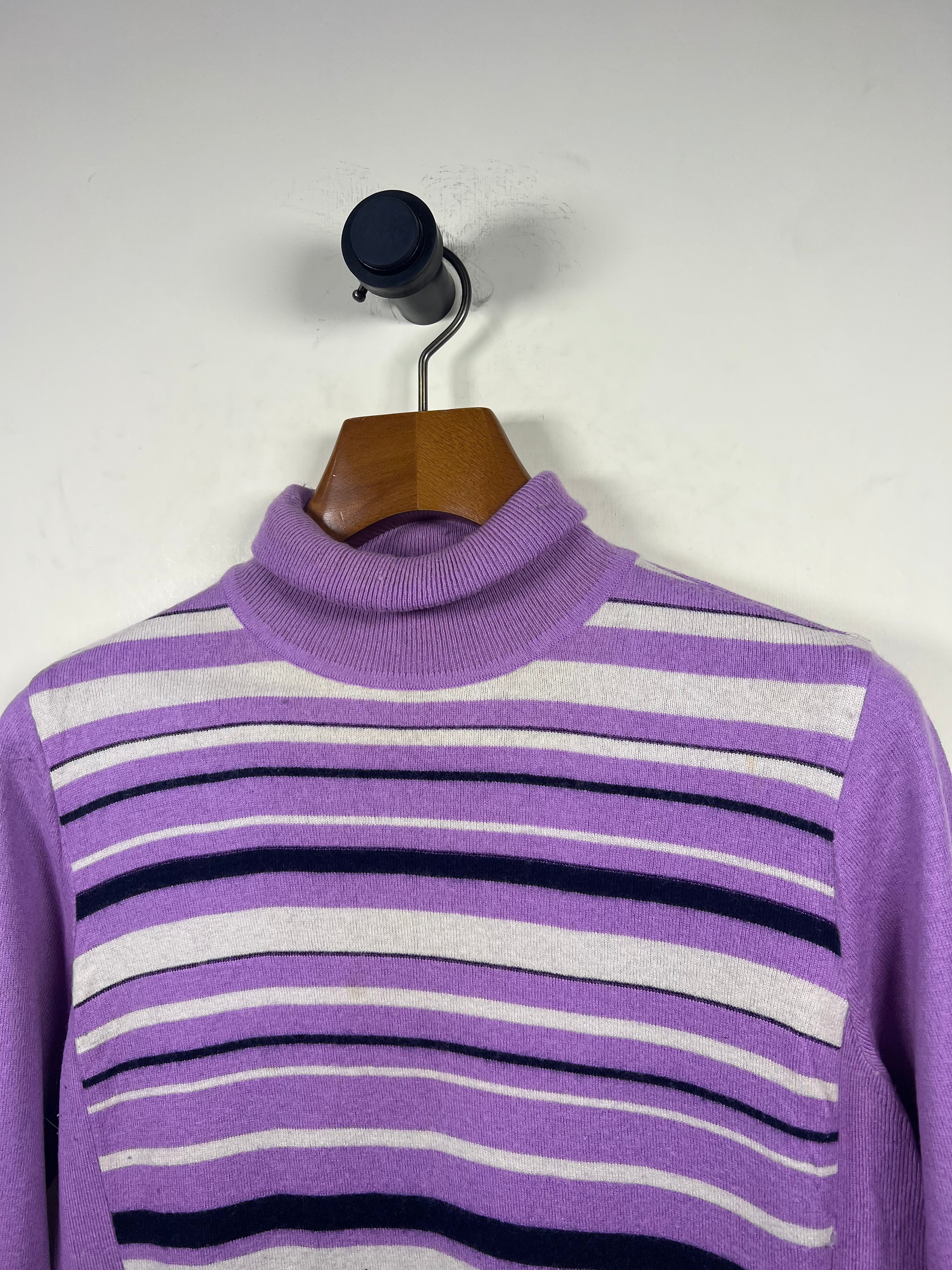 Turtle Neck Sweater (Small-Medium)