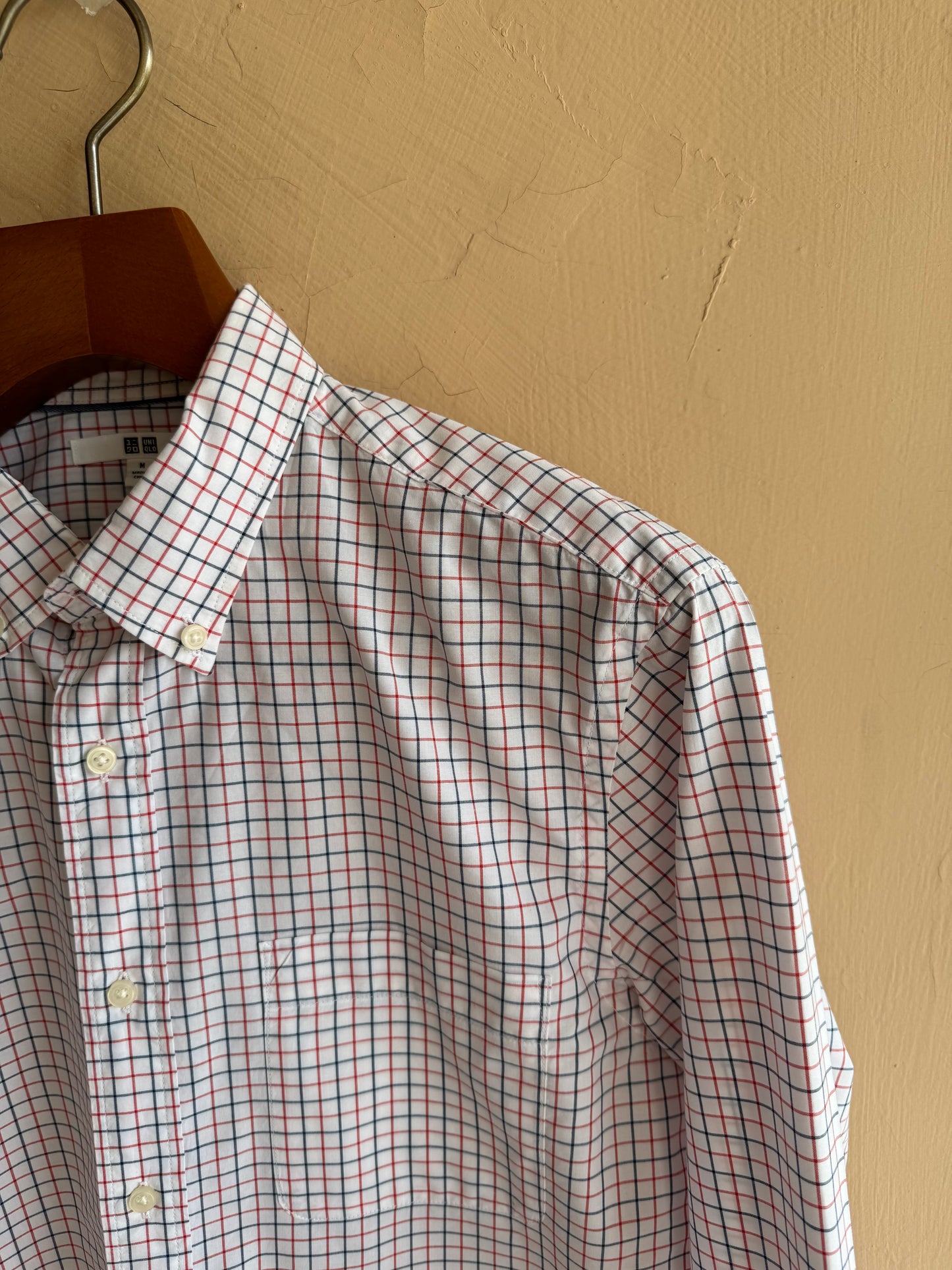 Uniqlo Buttoned Down Casual Shirt (Small-Medium)