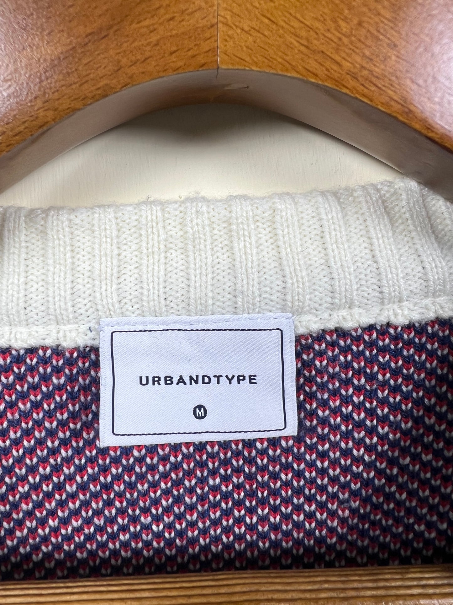 Urban Type Knitted Sweater (Women) (Large)