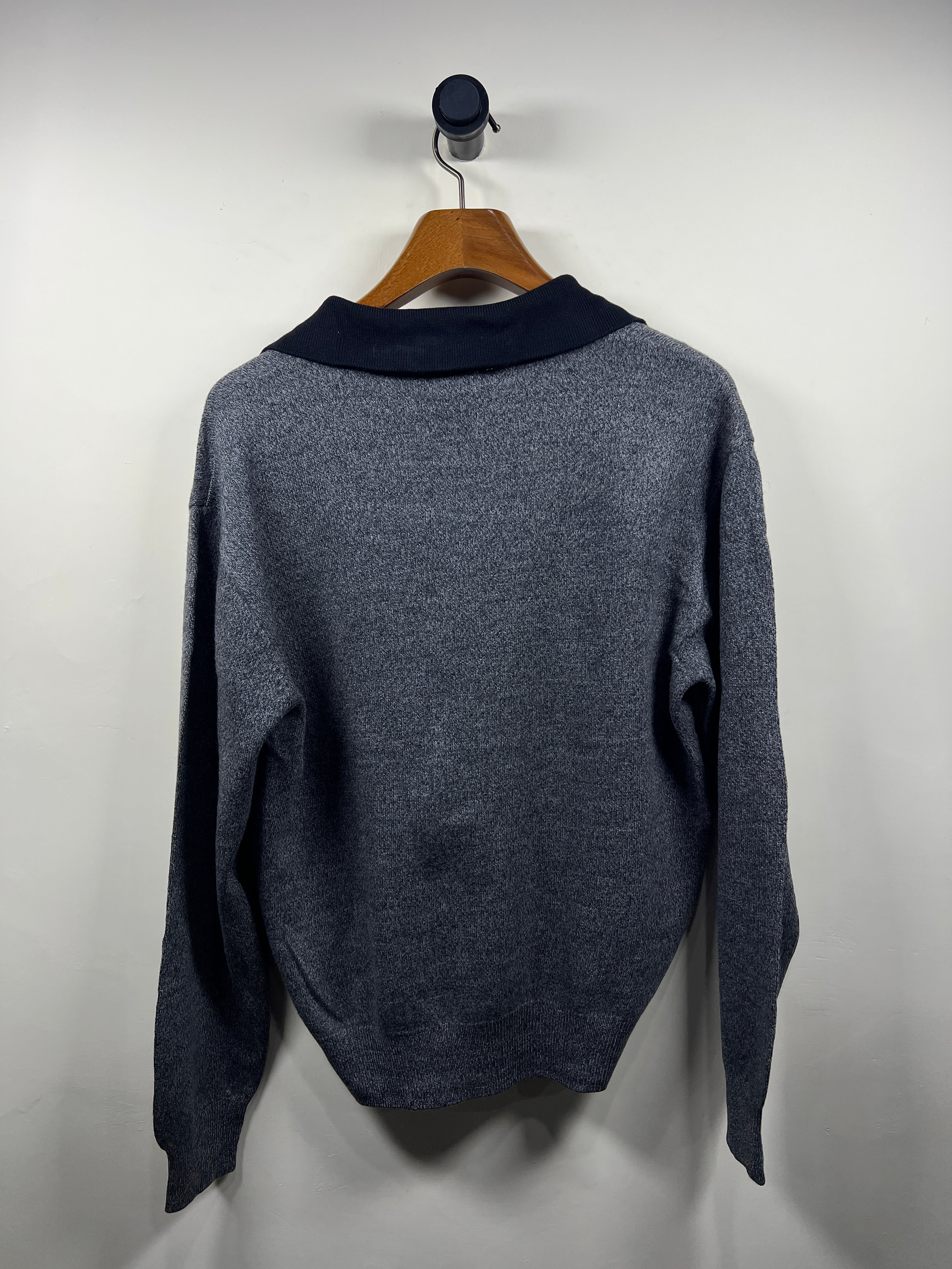 Elord Quarter Buttoned Sweater (Medium-Large)