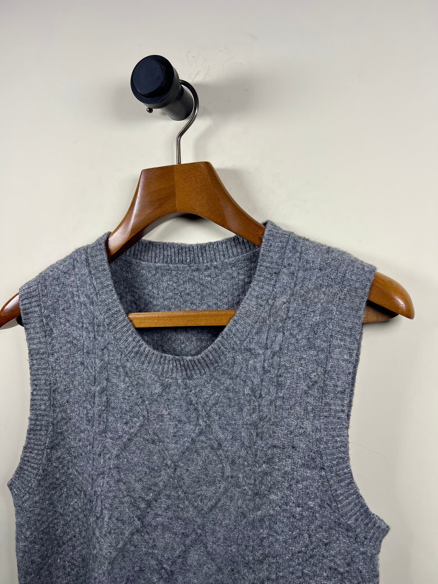 Lambswool Cable Knitted Sweater (Women) (Small)