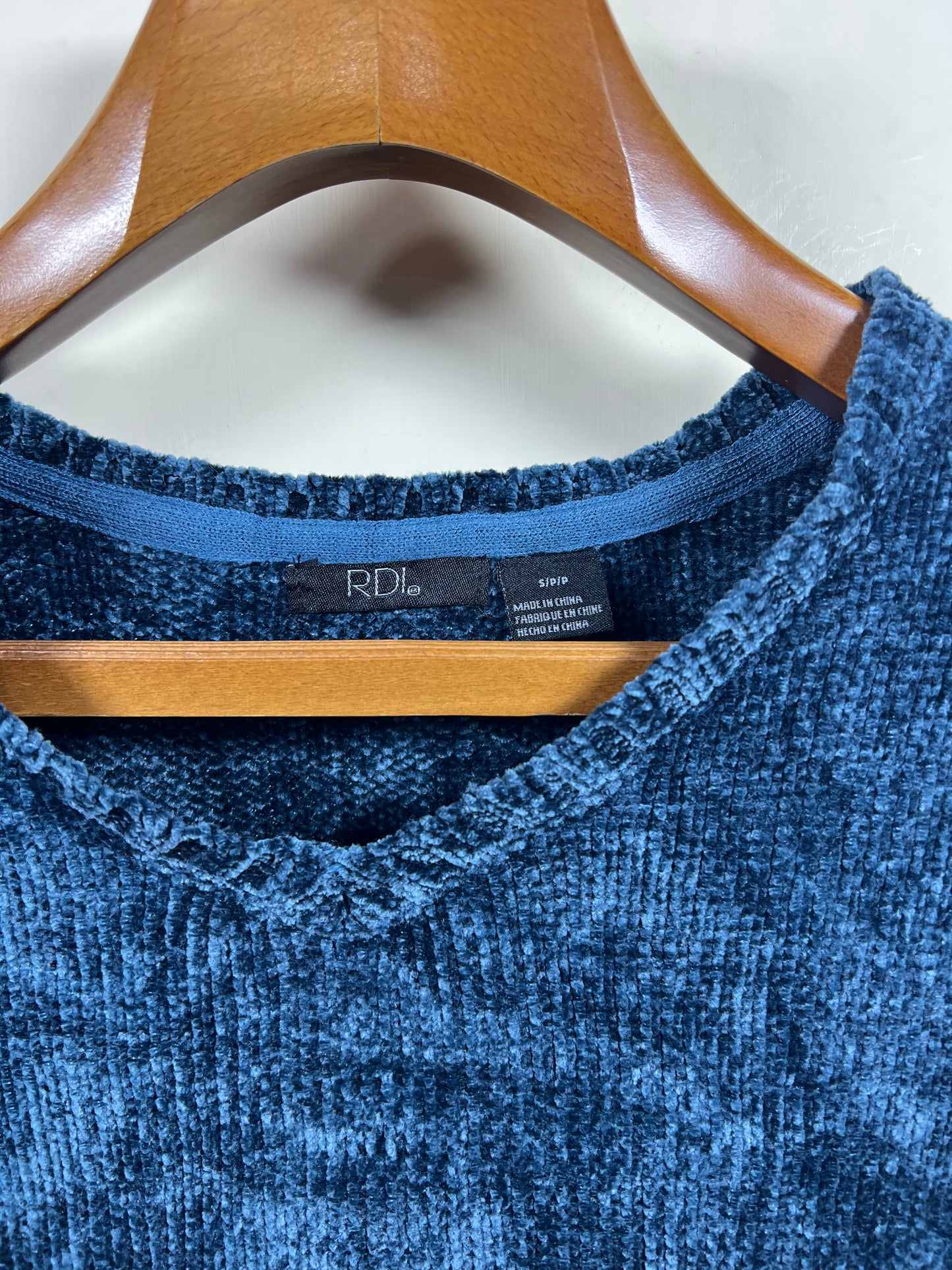 Rdi Velvet Sweater (Women) (Small-Medium)