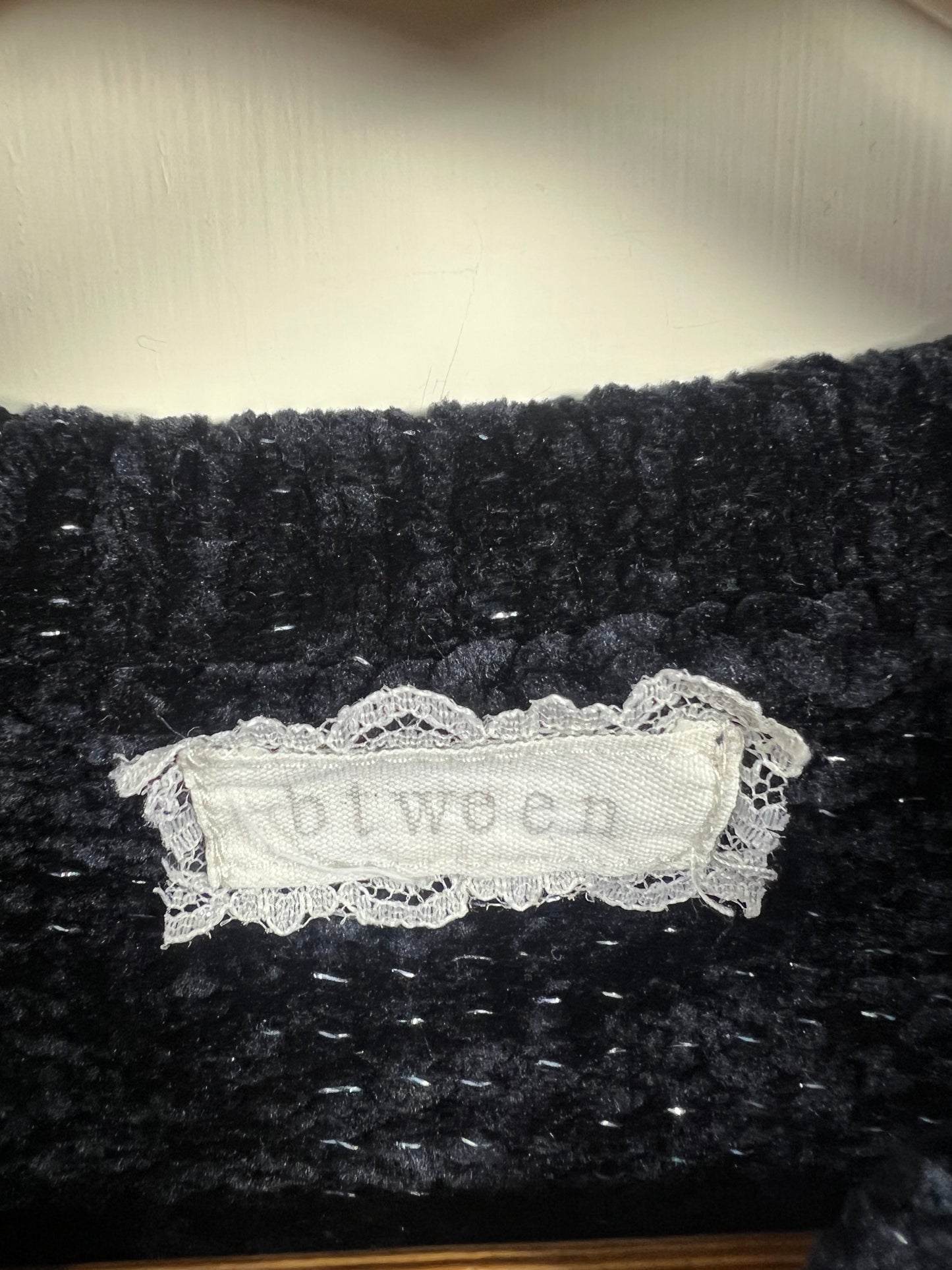 Between Velvet Sweater (Women) (X-Small/Small)
