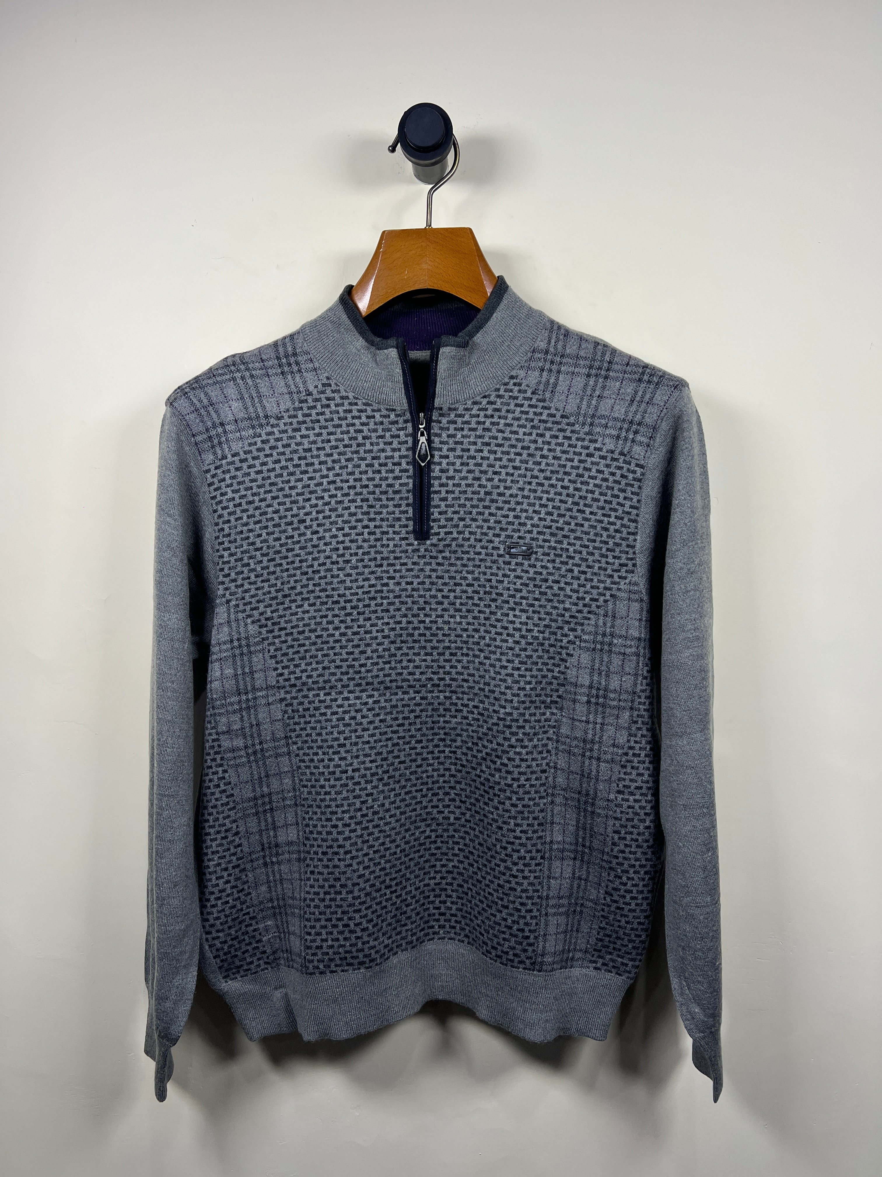 Quarter Zipper Sweater (Medium)