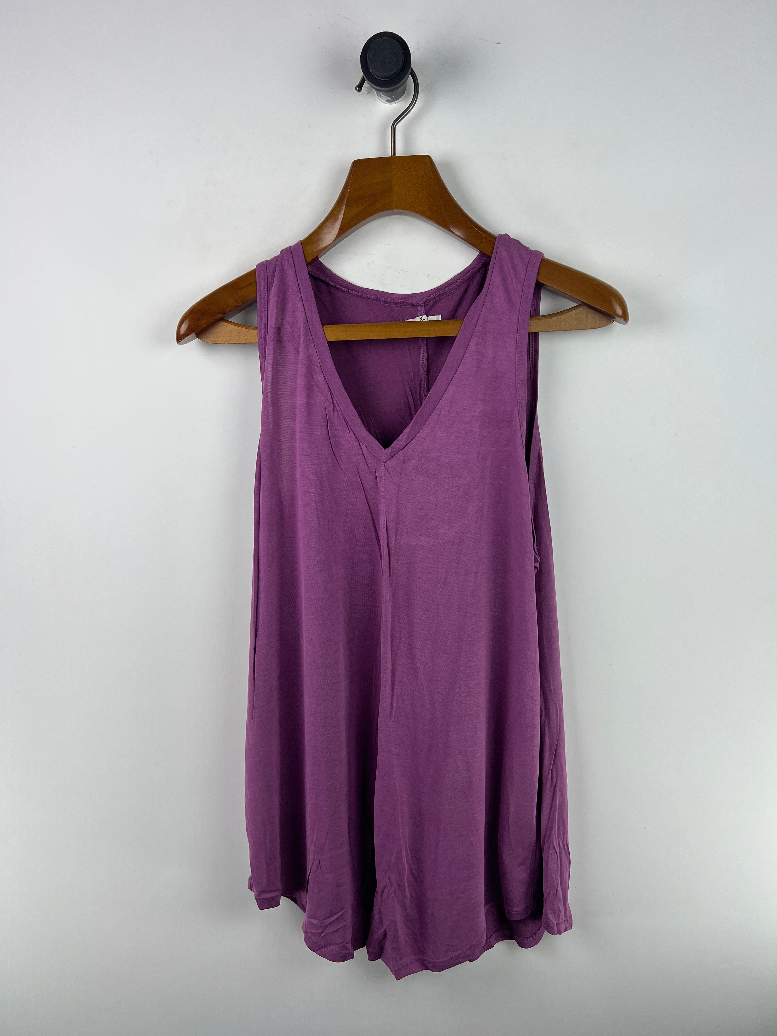 Maurices Tank Top (Women) (Medium-Large)