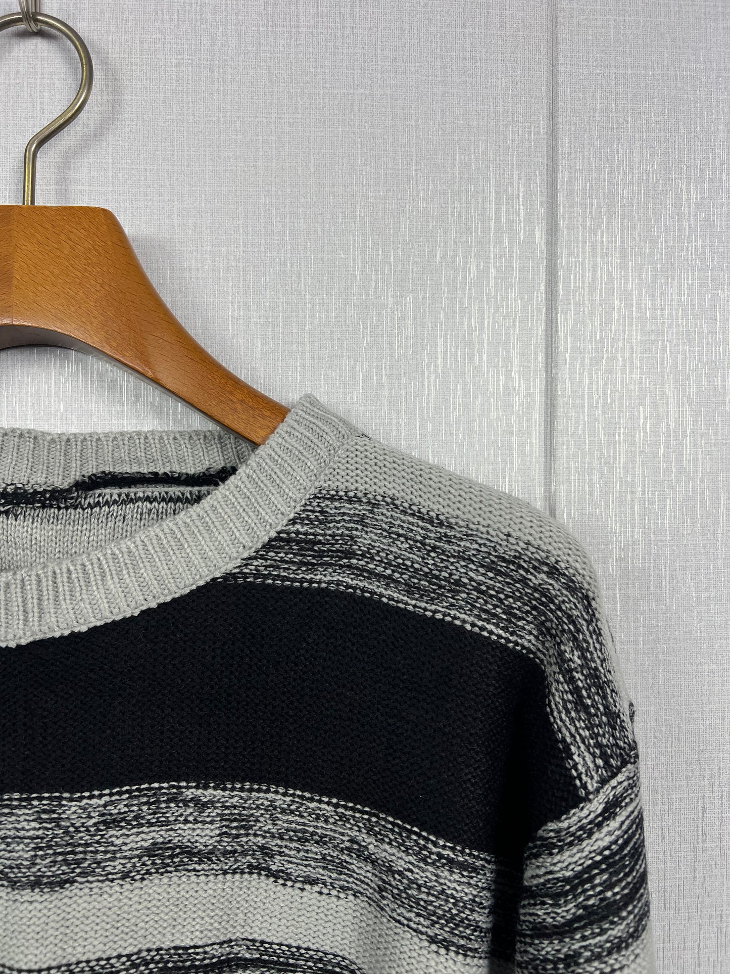 Knitted Sweater (Women) (X-Large)