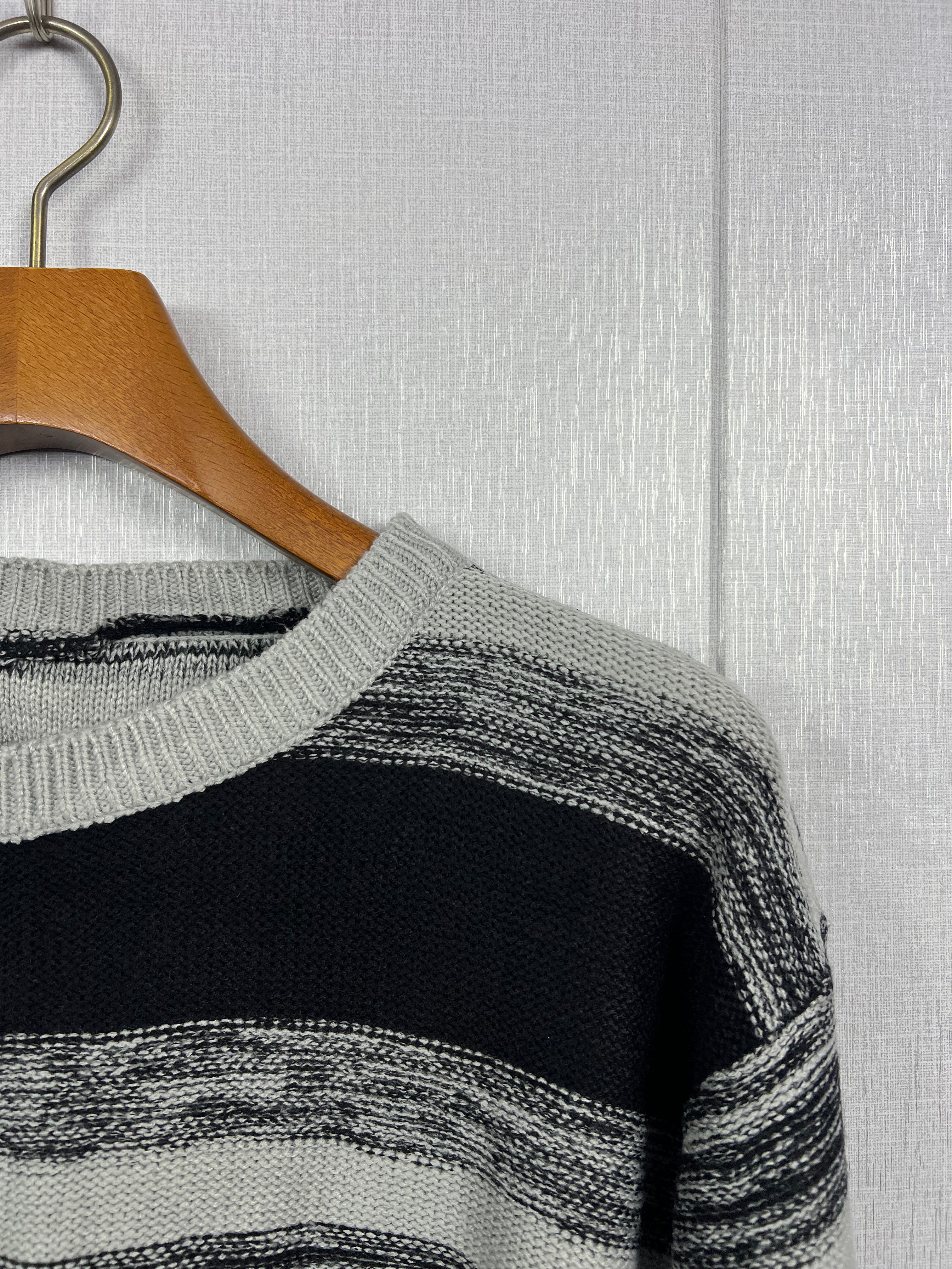 Knitted Sweater (Women) (X-Large)