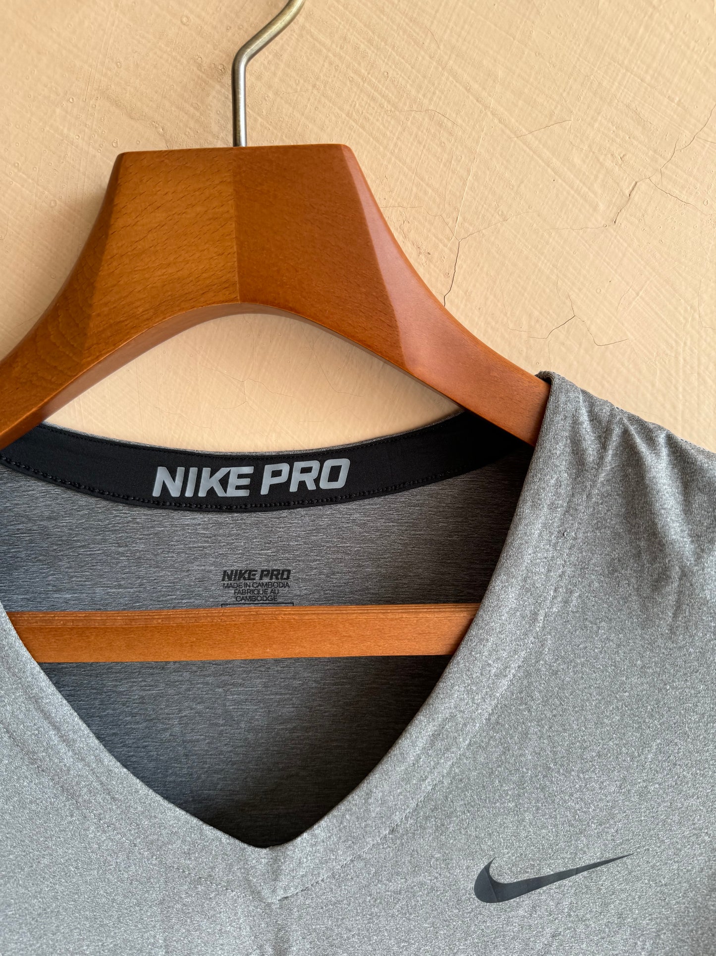 Nike T-Shirt (F) (Small)