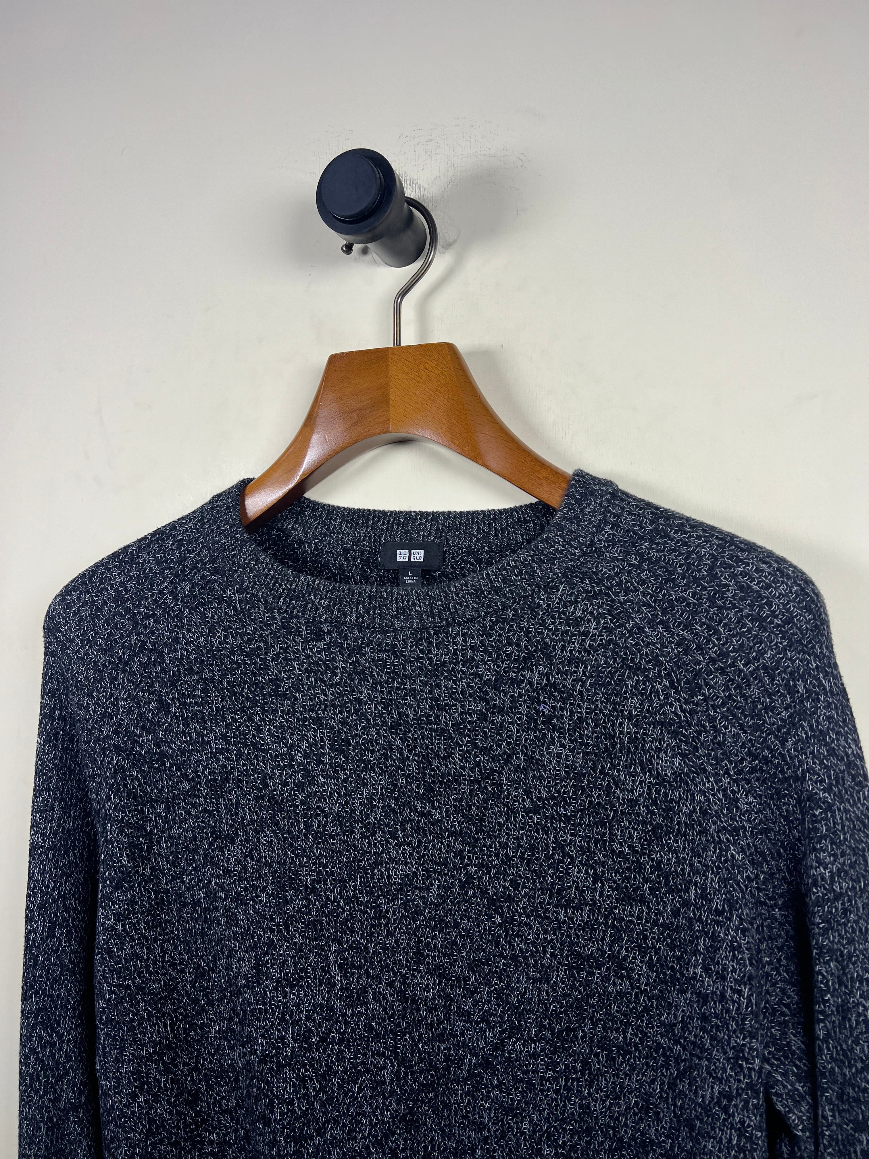 Uniqlo Sweater (Medium)