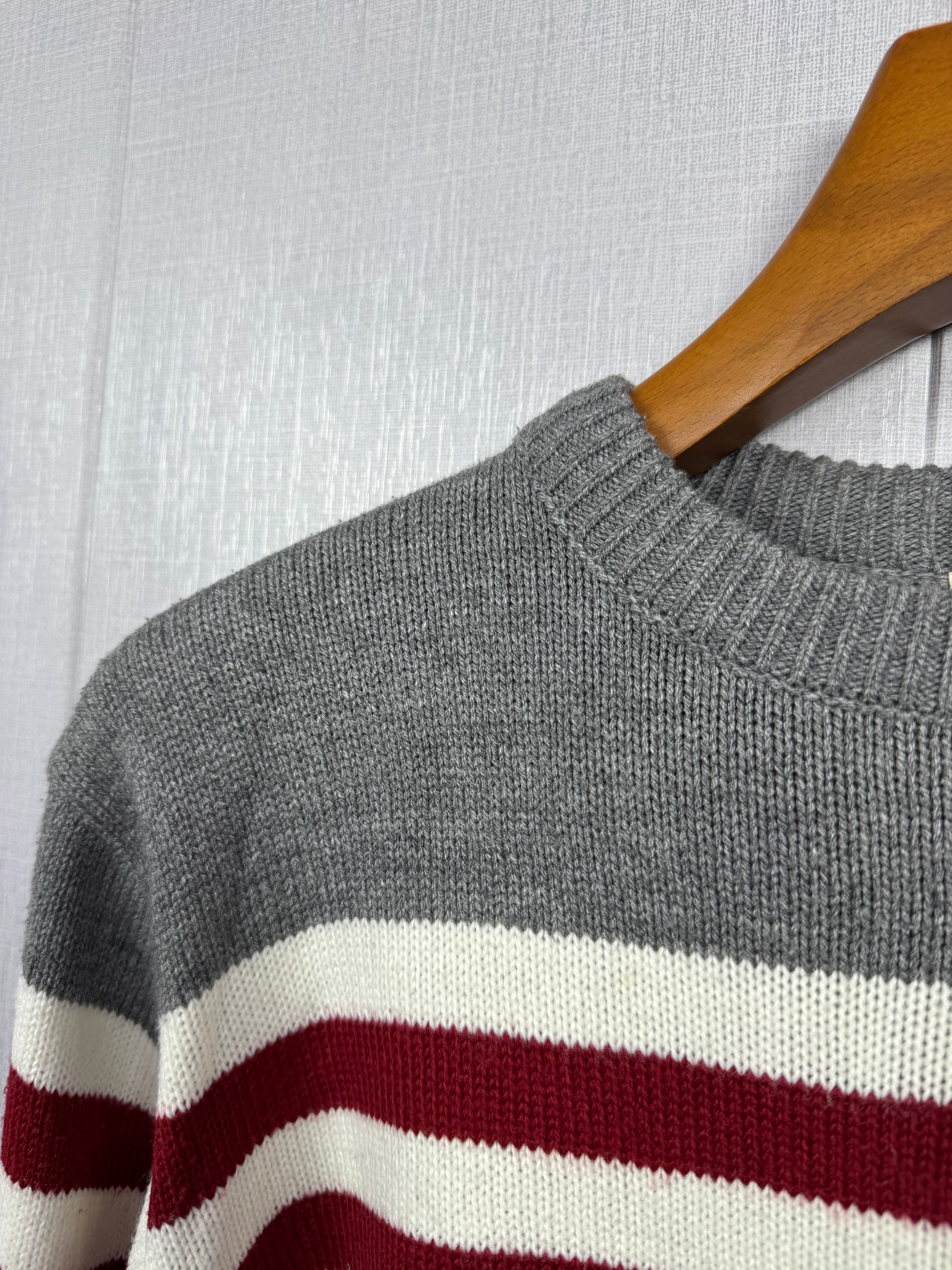 Model Sweater (Women) (Medium-Large)