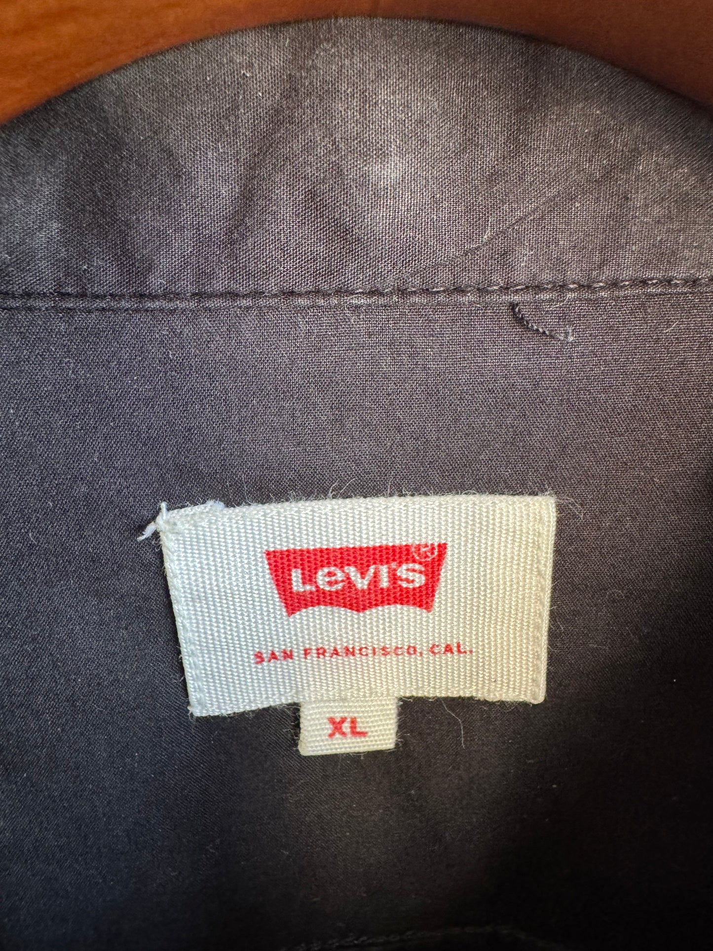 Levis Buttoned Down Shirt (X-Large)