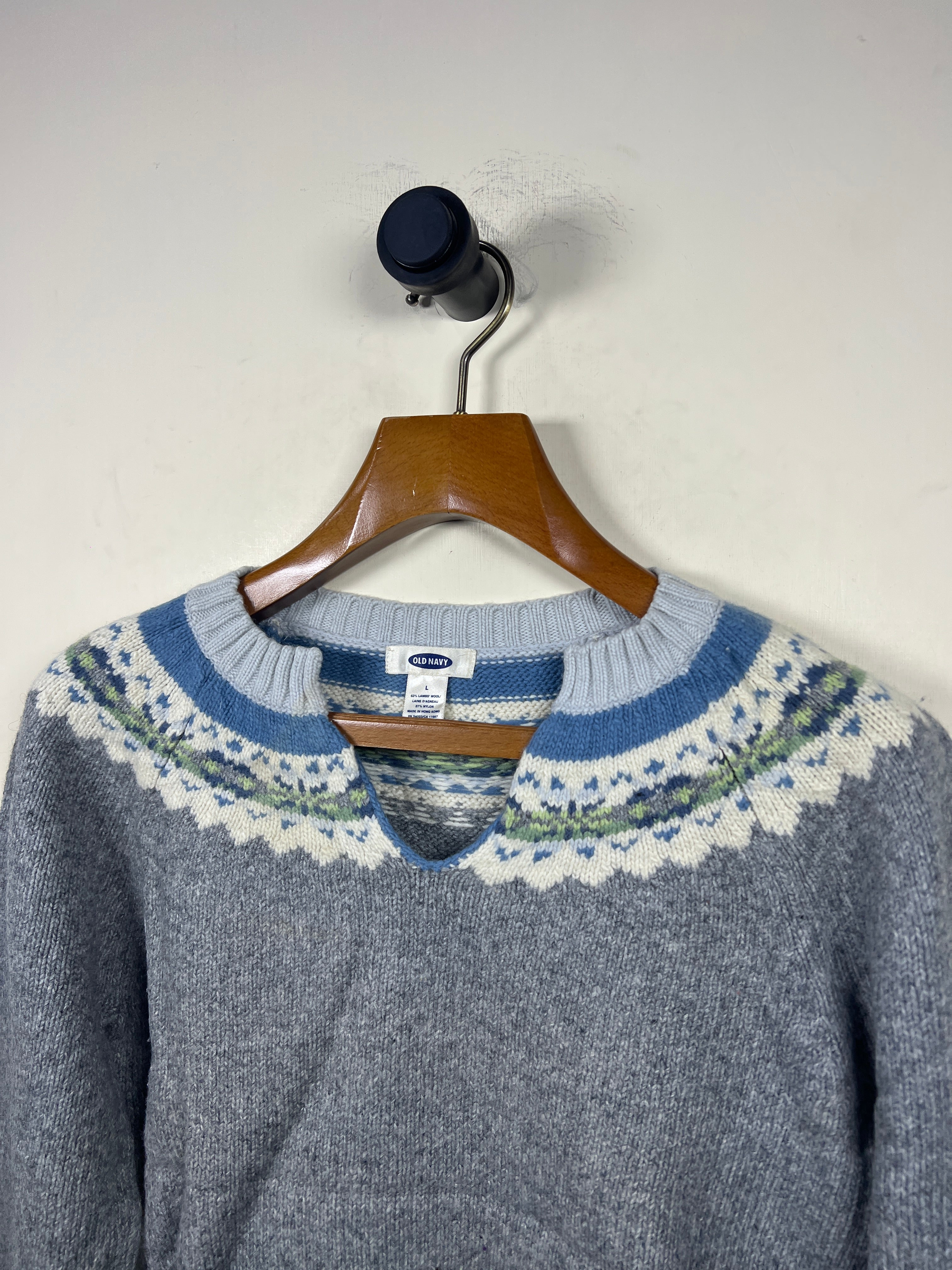 Old Navy Sweater (Women) (Small-Medium)