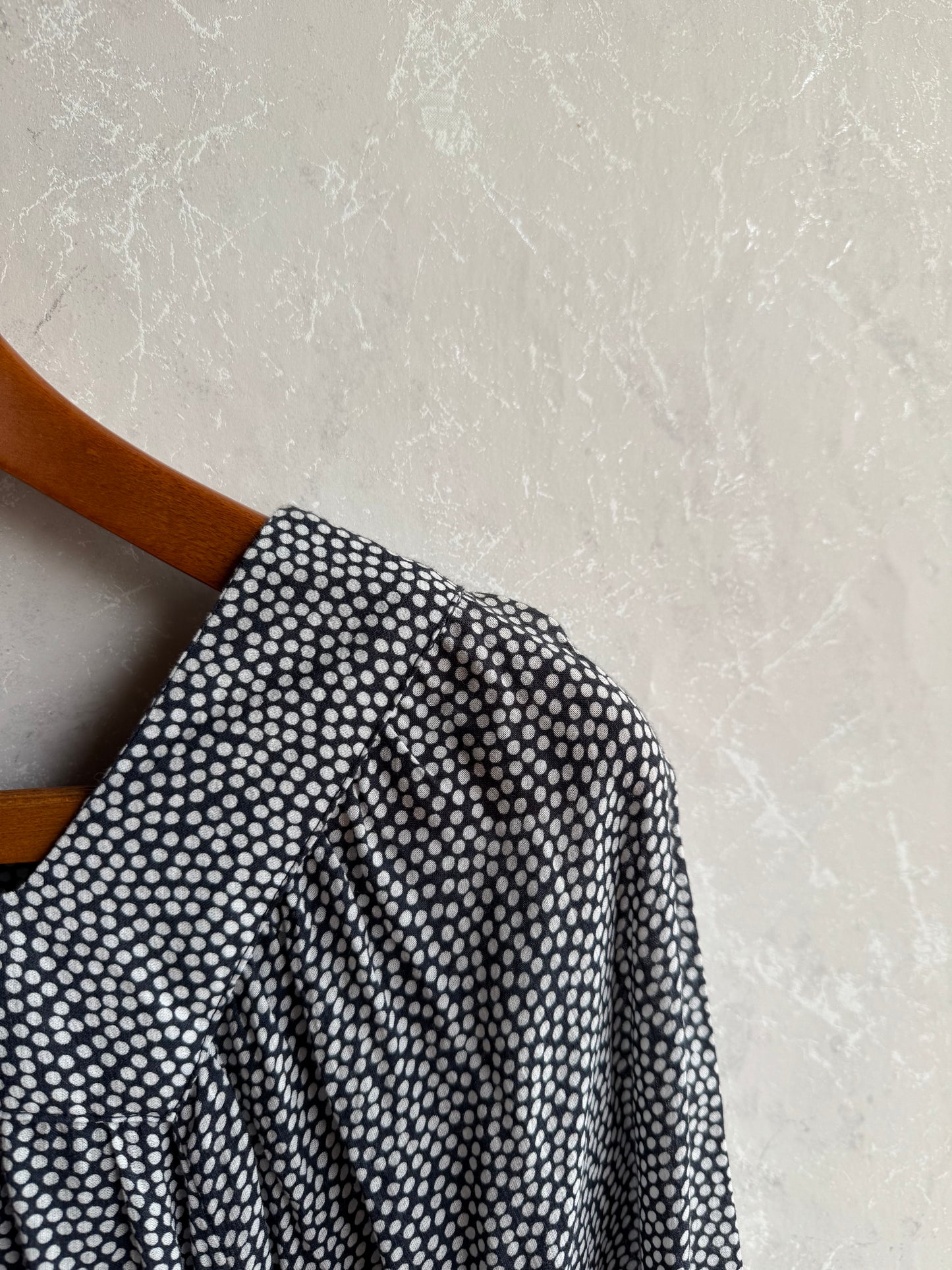 Gap Shirt (Women) (Small)