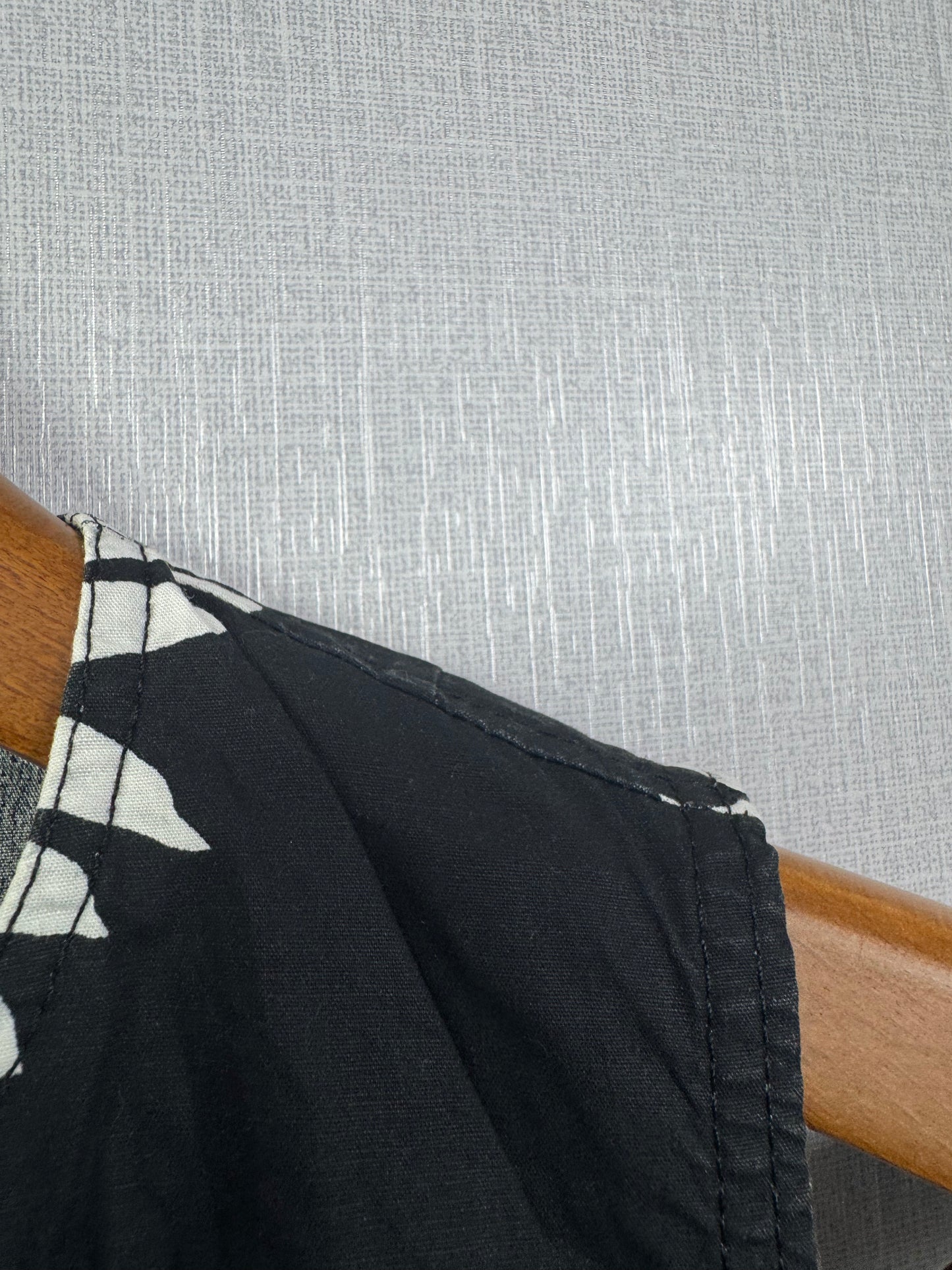 Gap Blouse (Women) (X-Small/Small)