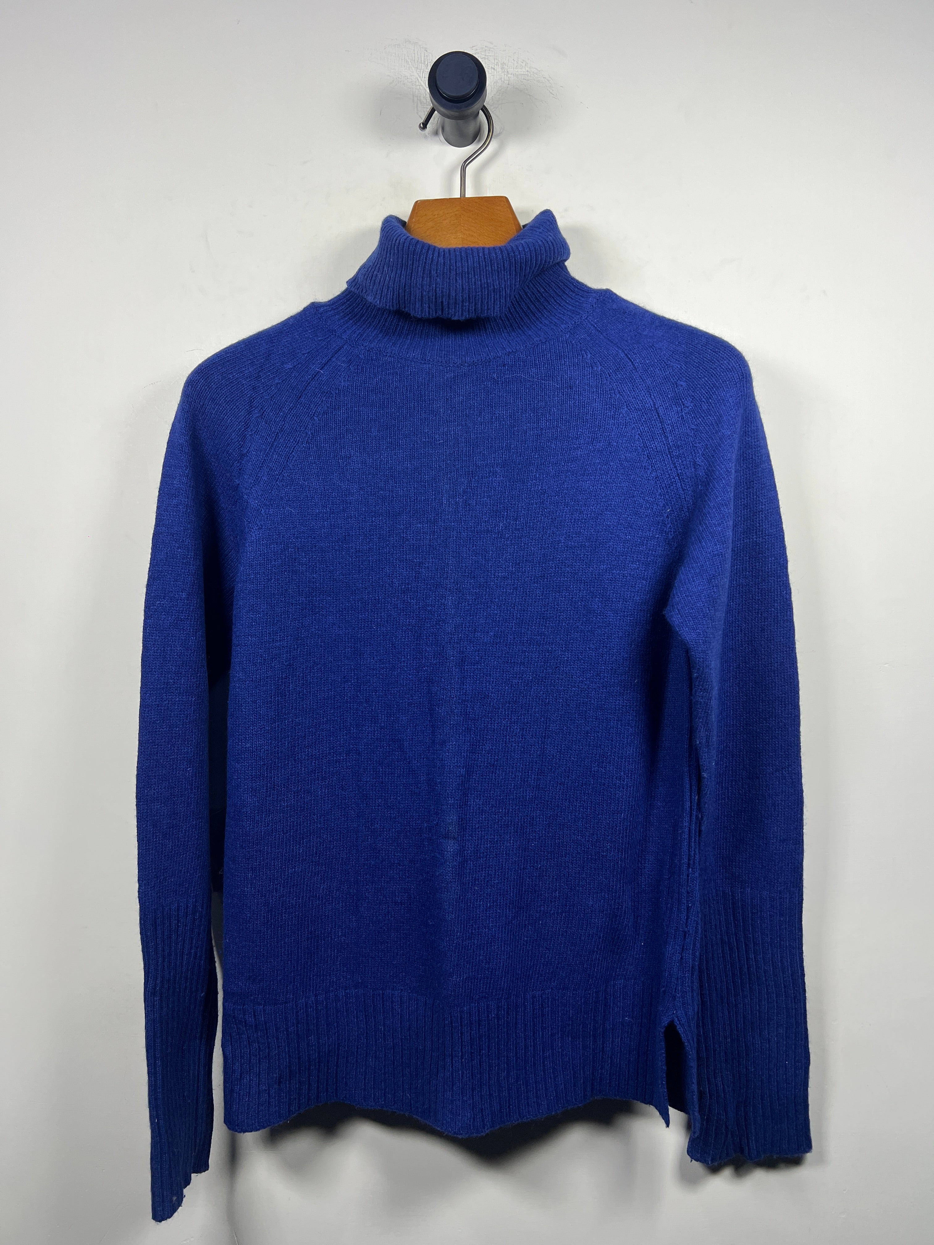 Turtle Neck Sweater (Small-Medium)