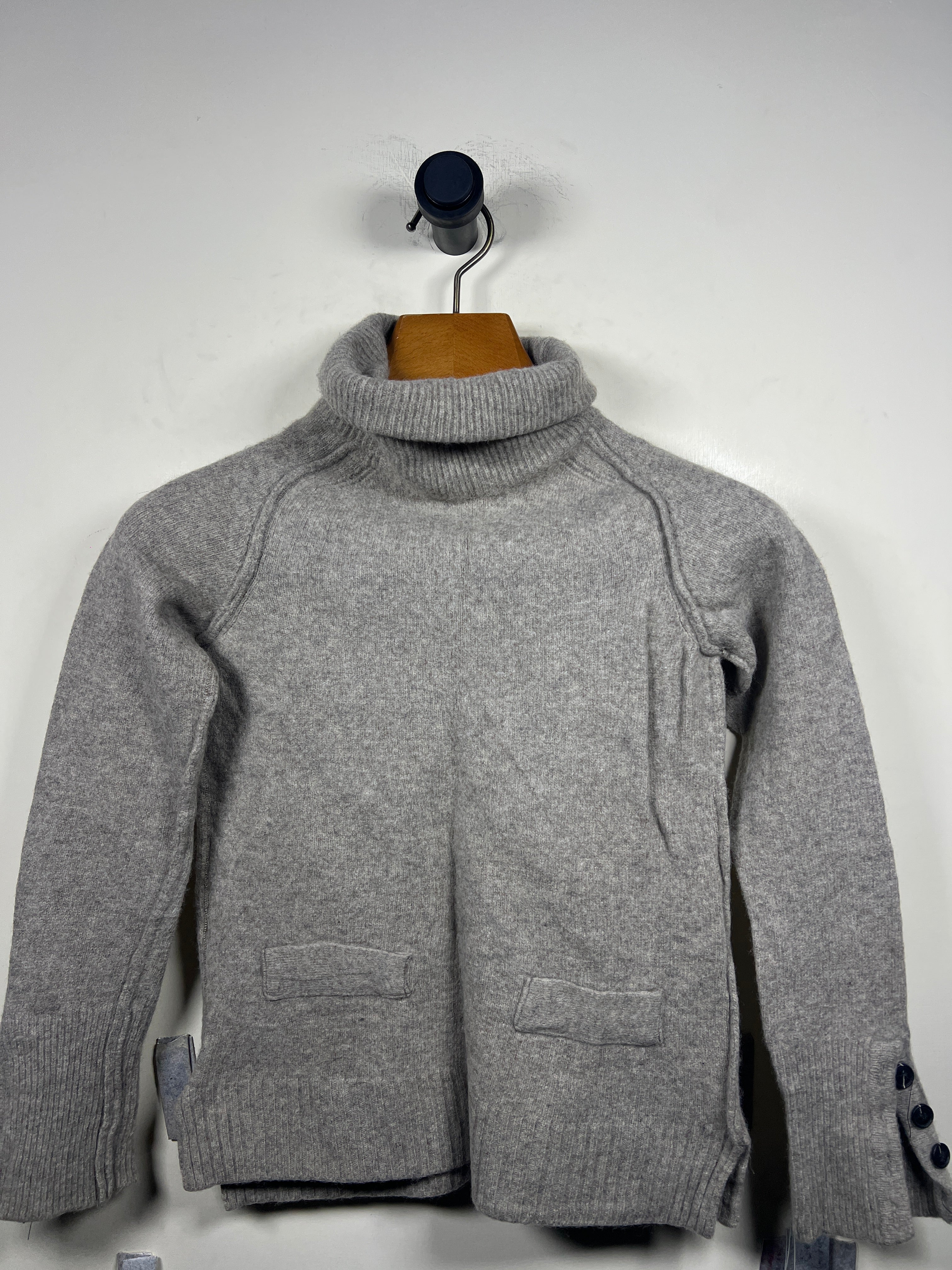 Turtle Neck Sweater (Women) (X-Small/Small)