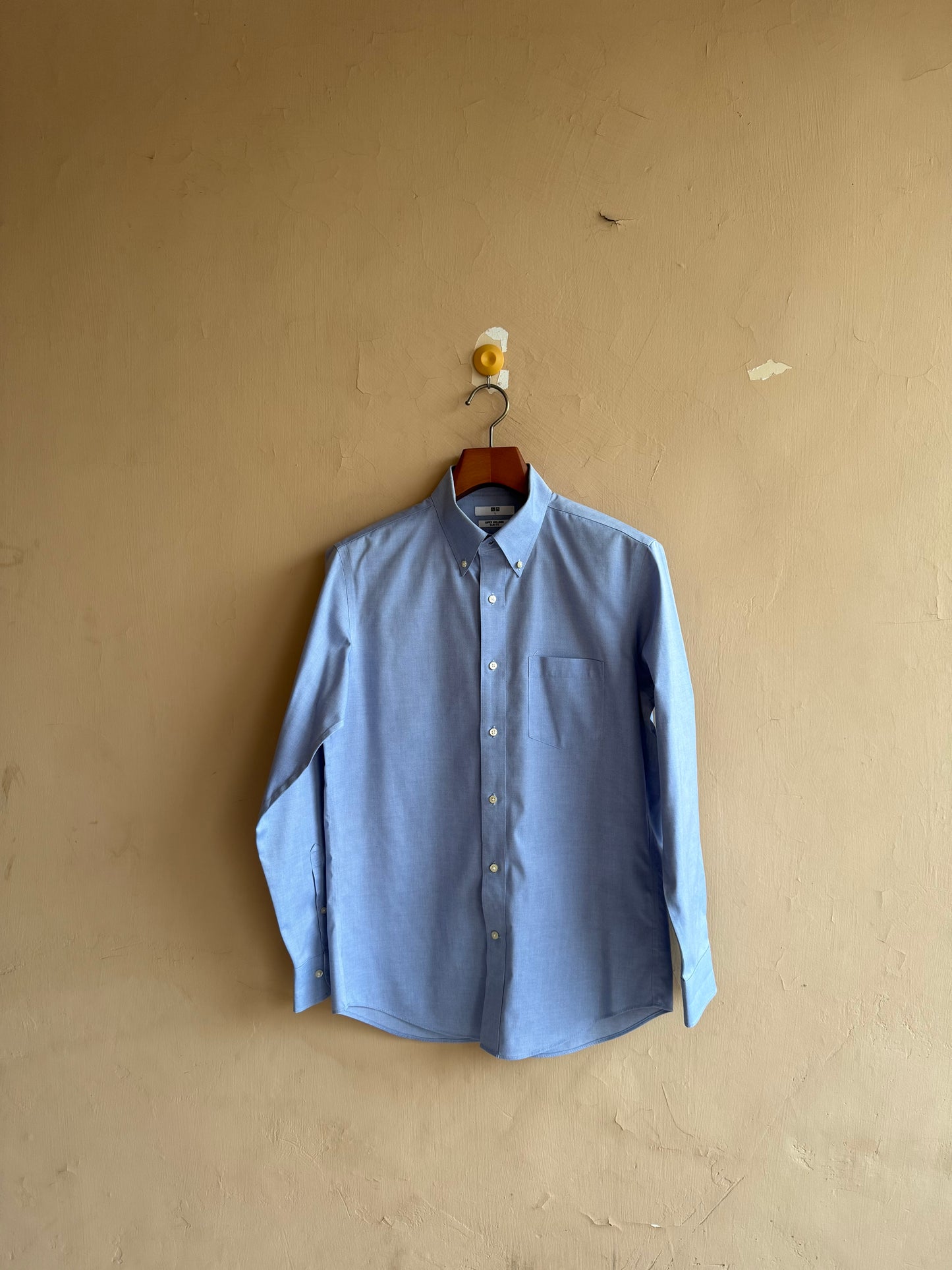 Uniqlo Buttoned Down Casual Shirt (Small-Medium)