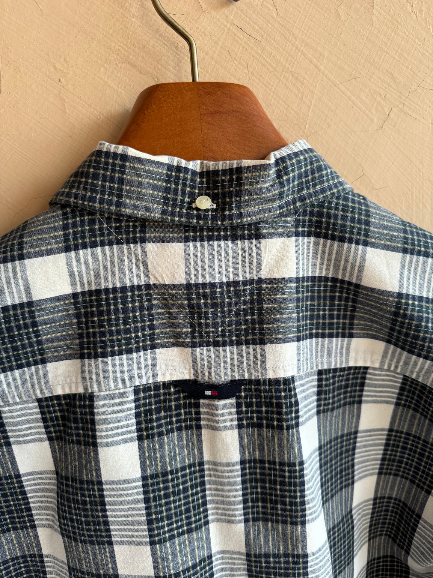 Tommy Hilfiger Buttoned Down Casual Shirt (X-Large)