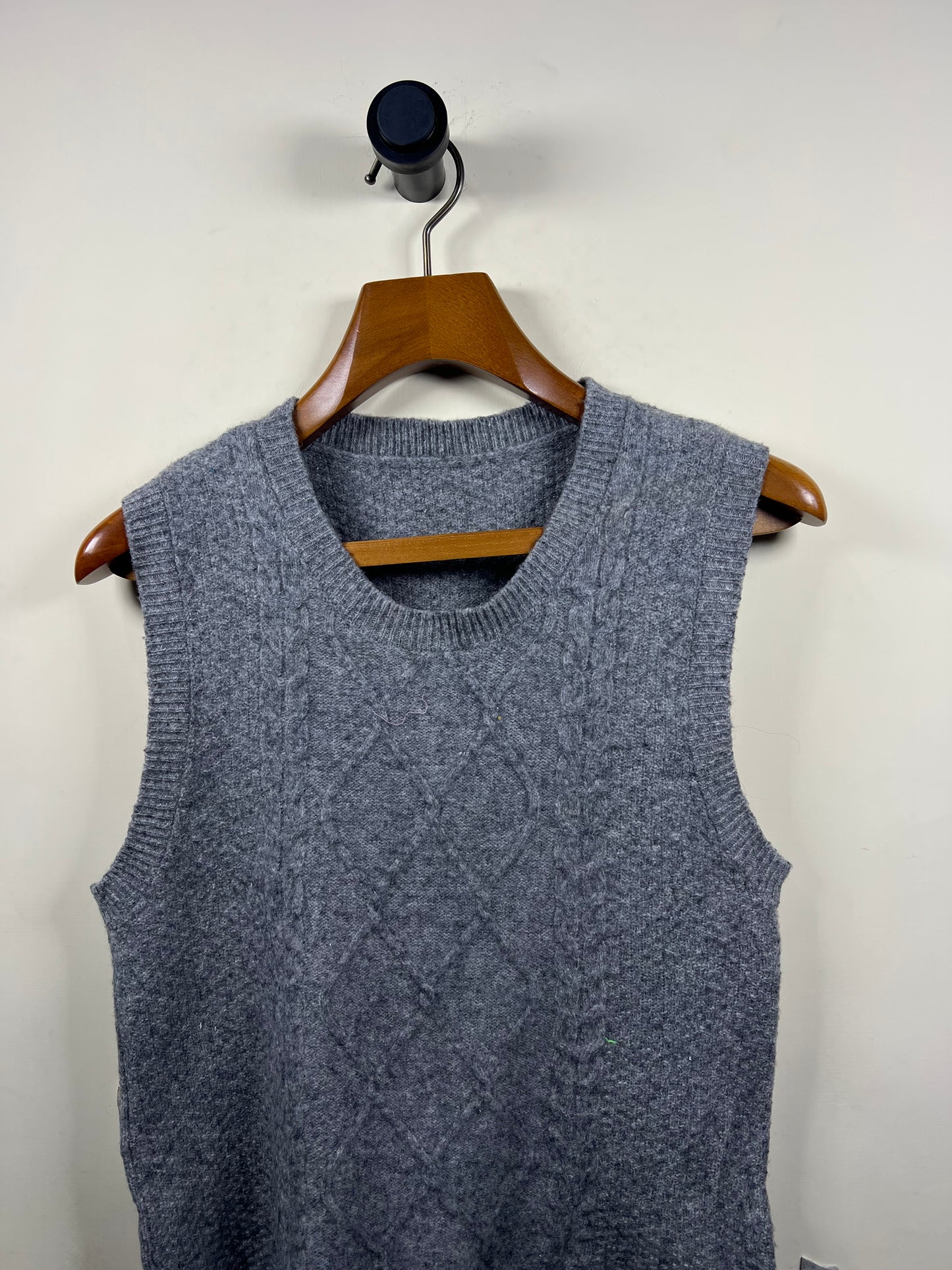 Lambswool Cable Knitted Sweater (Women) (Small)