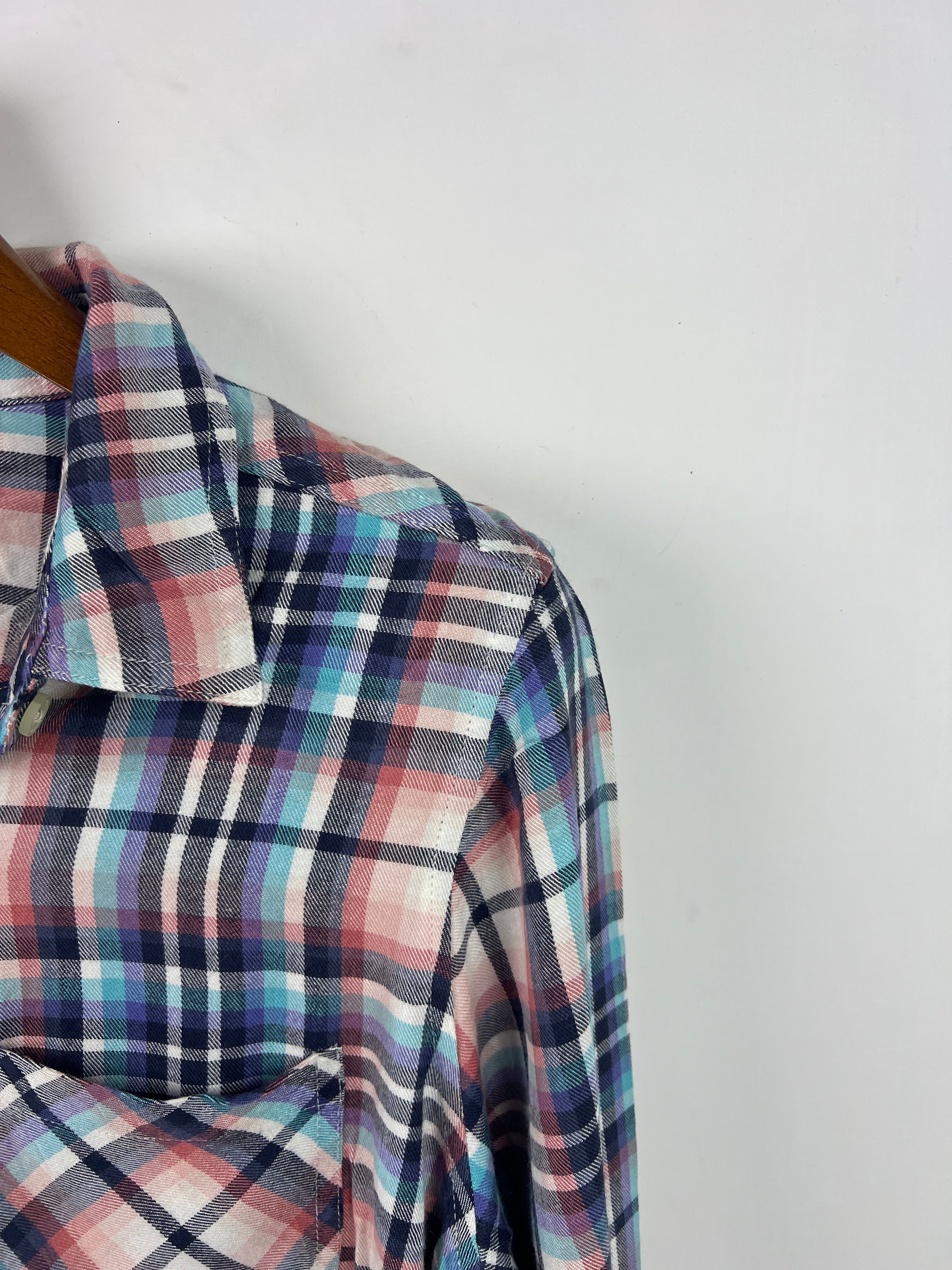 Universal Thread Shirt (Women) (Large/X-Large)