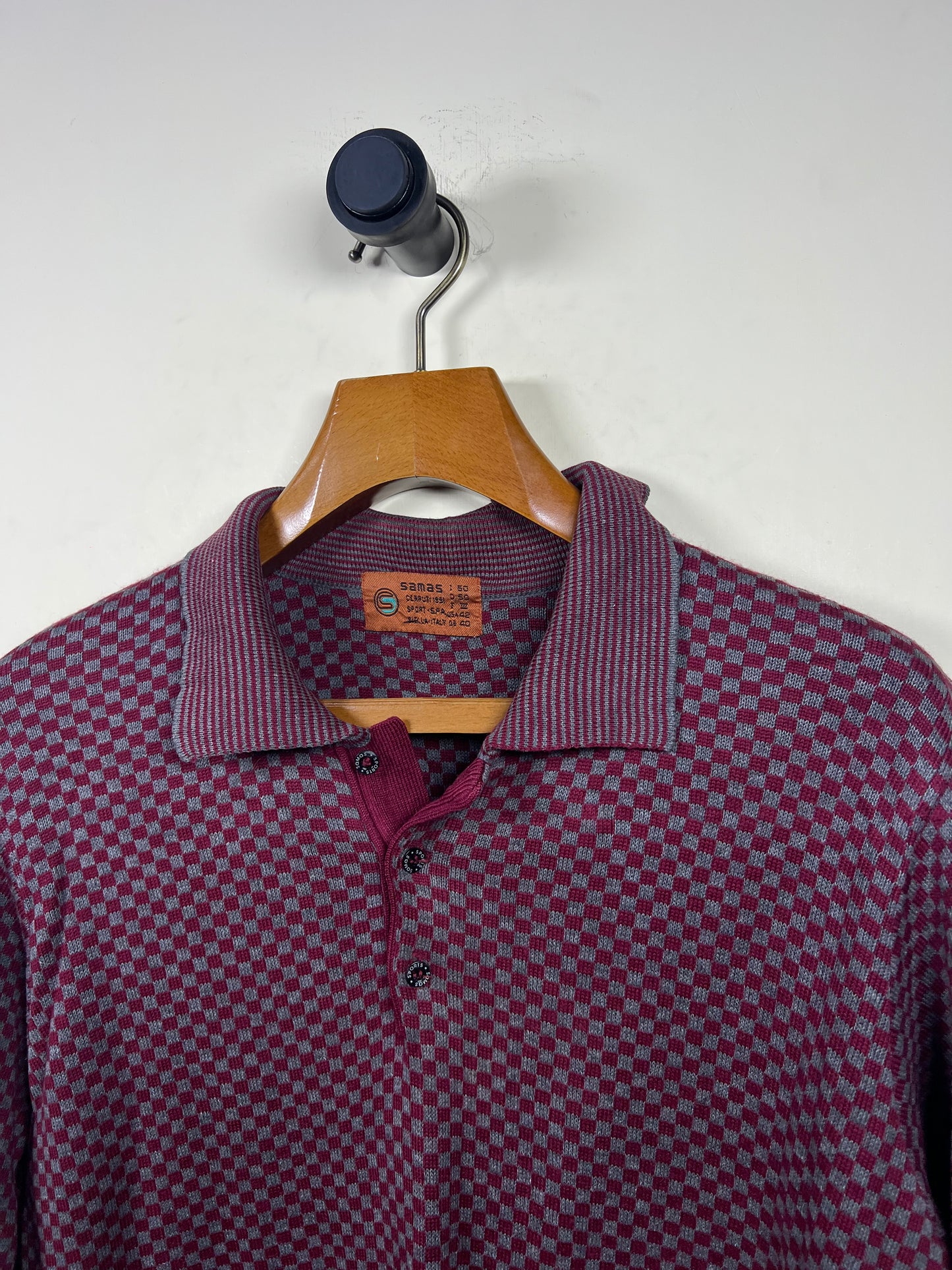 Samas Quarter Buttoned Sweater (Medium)