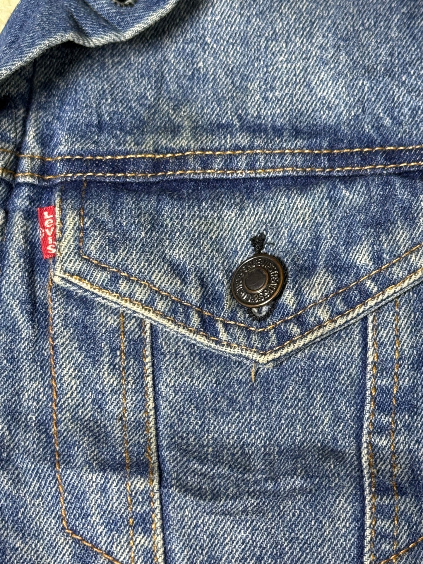 Levis Denim Jacket (Medium)