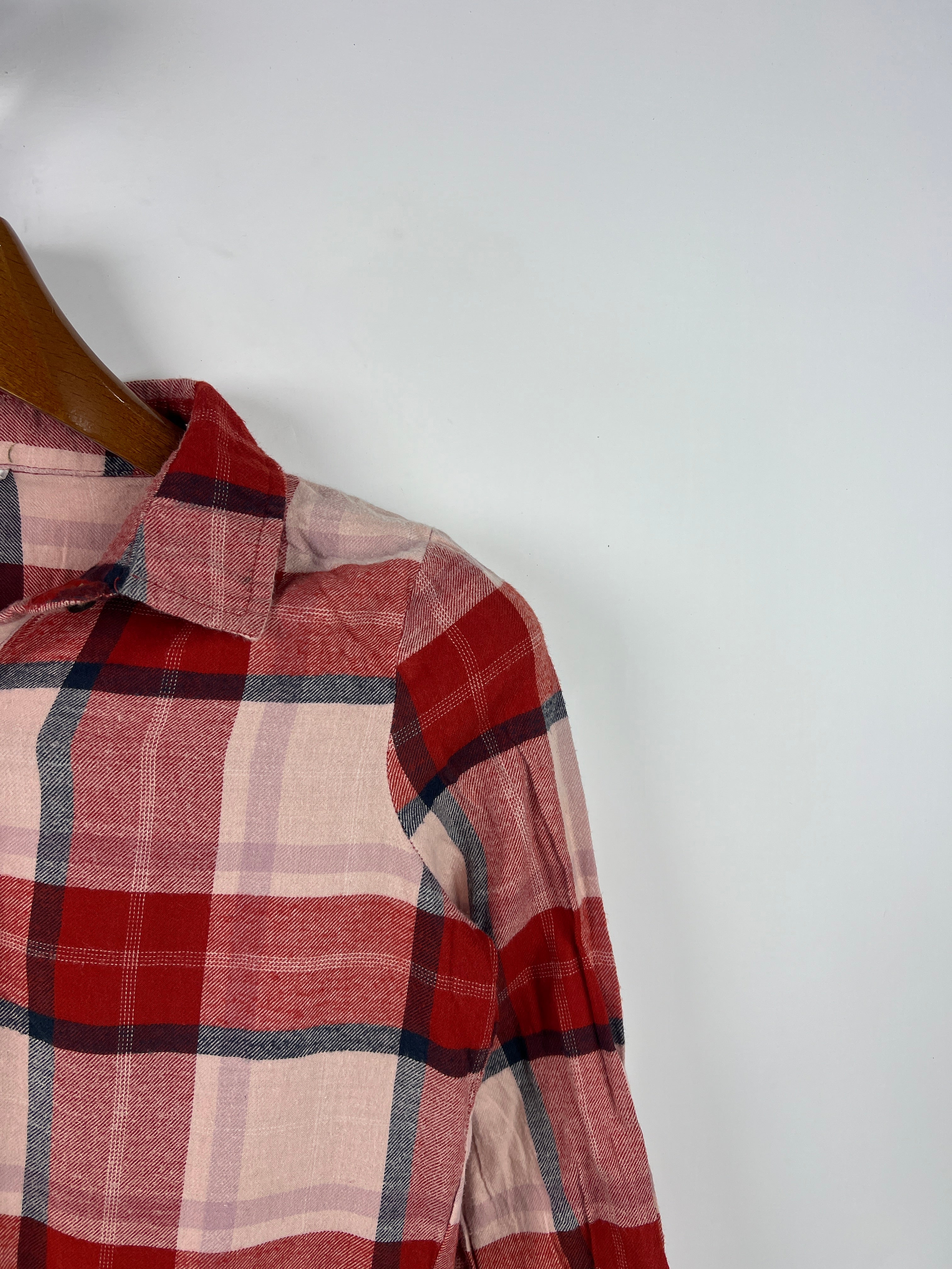 Carters Shirt (Women) (Small-Medium)