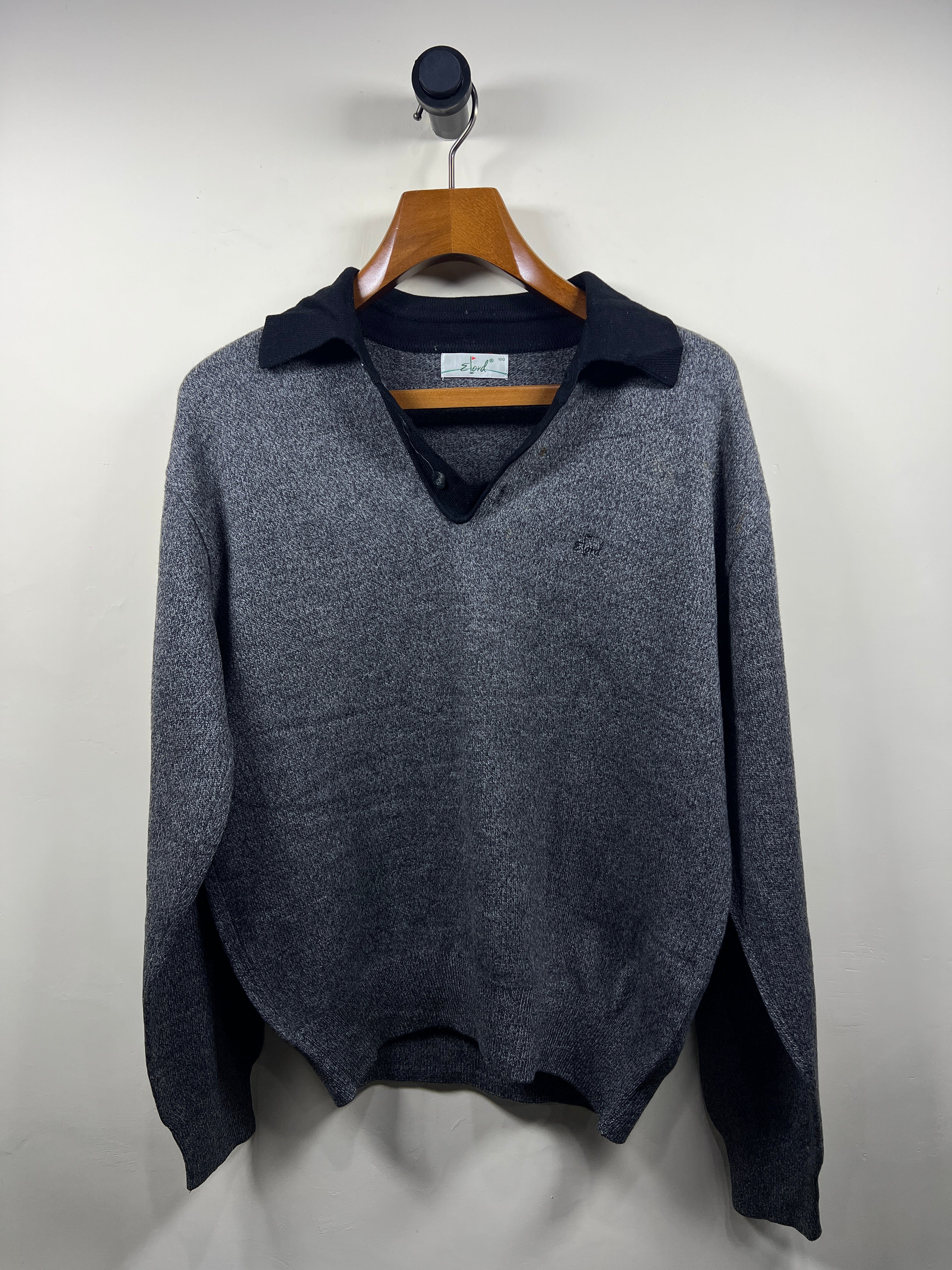 Elord Quarter Buttoned Sweater (Medium-Large)