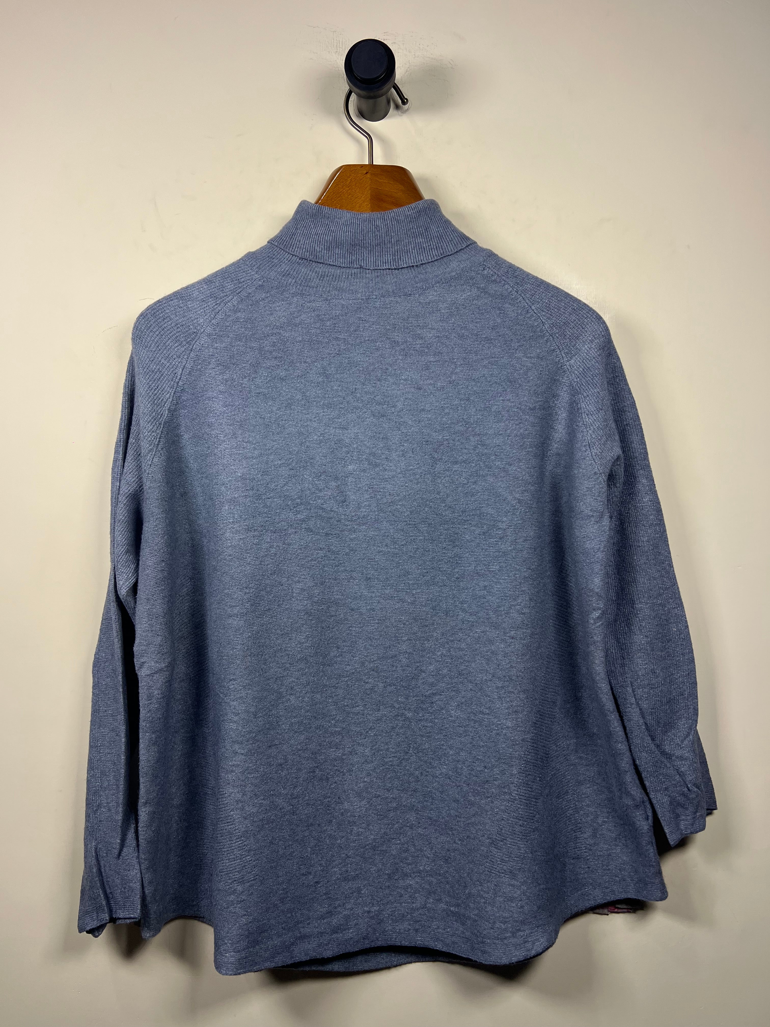 Turtle Neck Sweater (Women) (Large/X-Large)