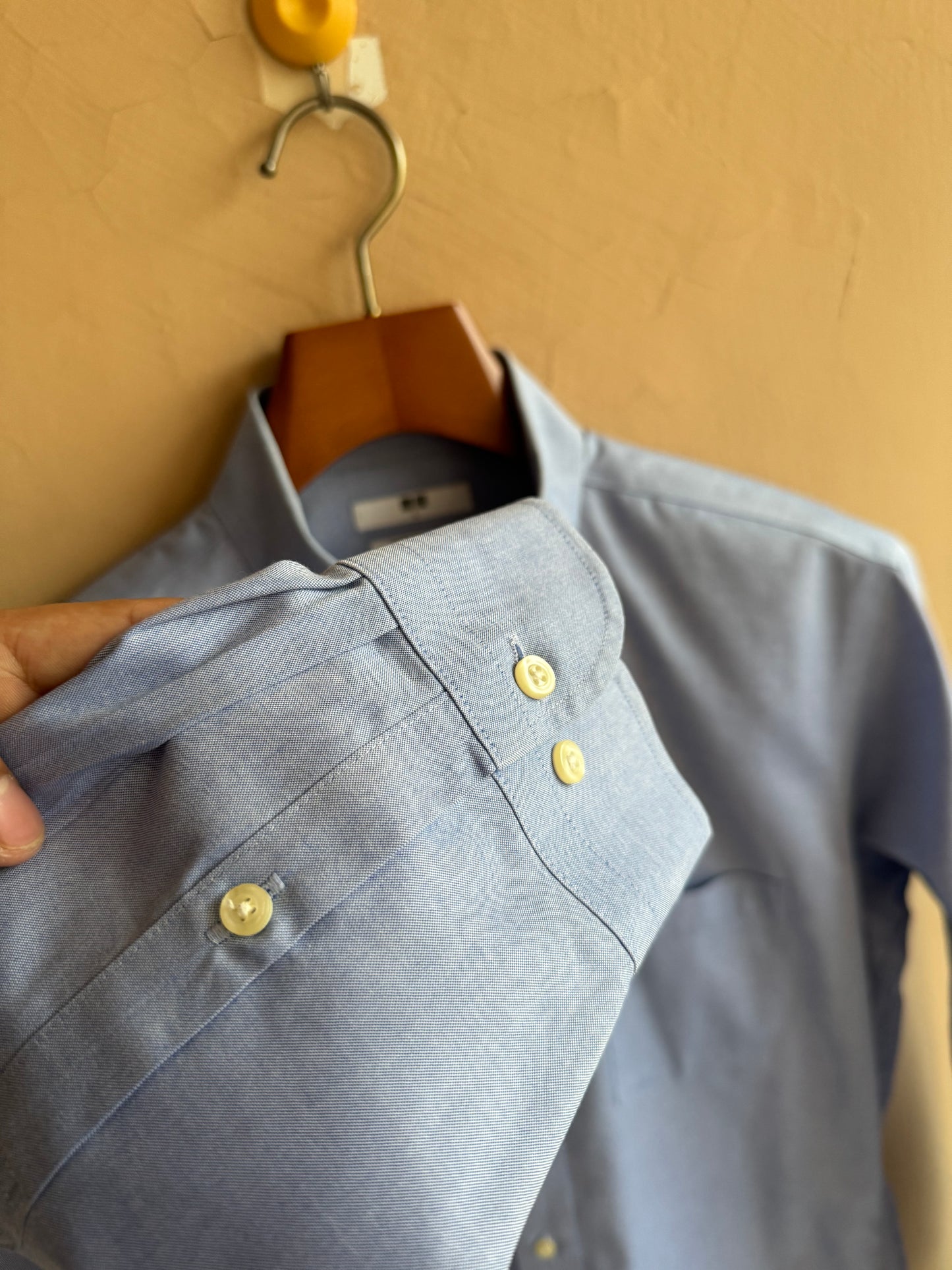 Uniqlo Buttoned Down Casual Shirt (Small-Medium)