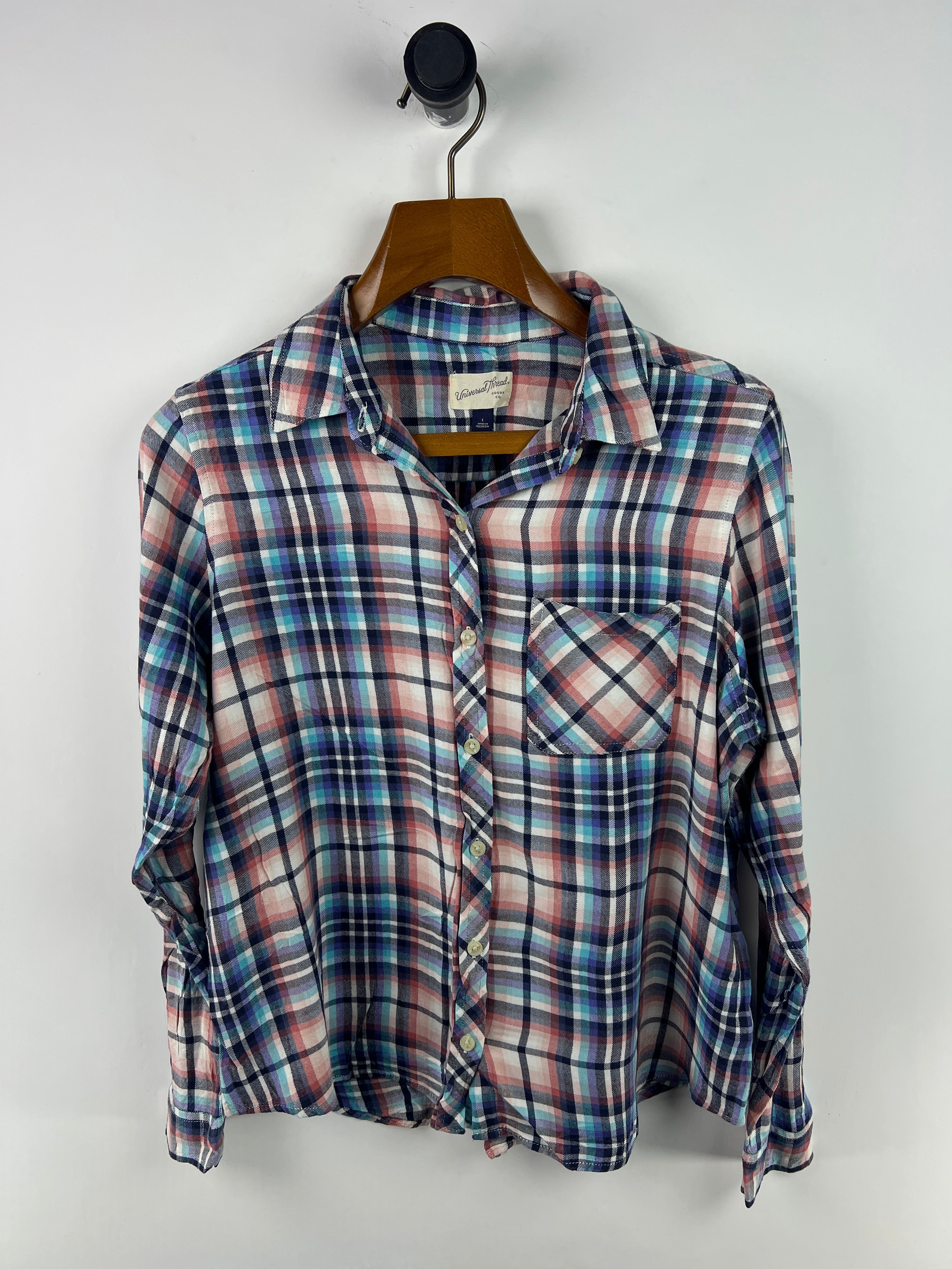 Universal Thread Shirt (Women) (Large/X-Large)