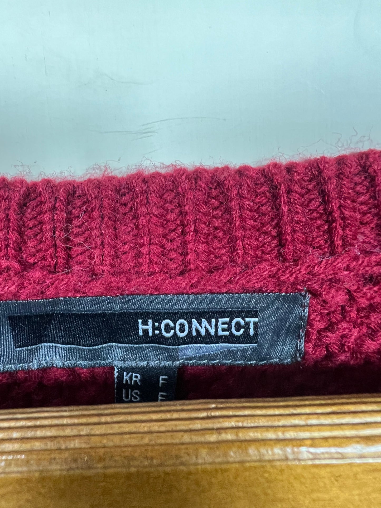 H Connect Cable Knitted Sweater (Women) (Medium-Large)