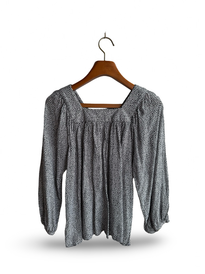 Gap Shirt (Women) (Small)