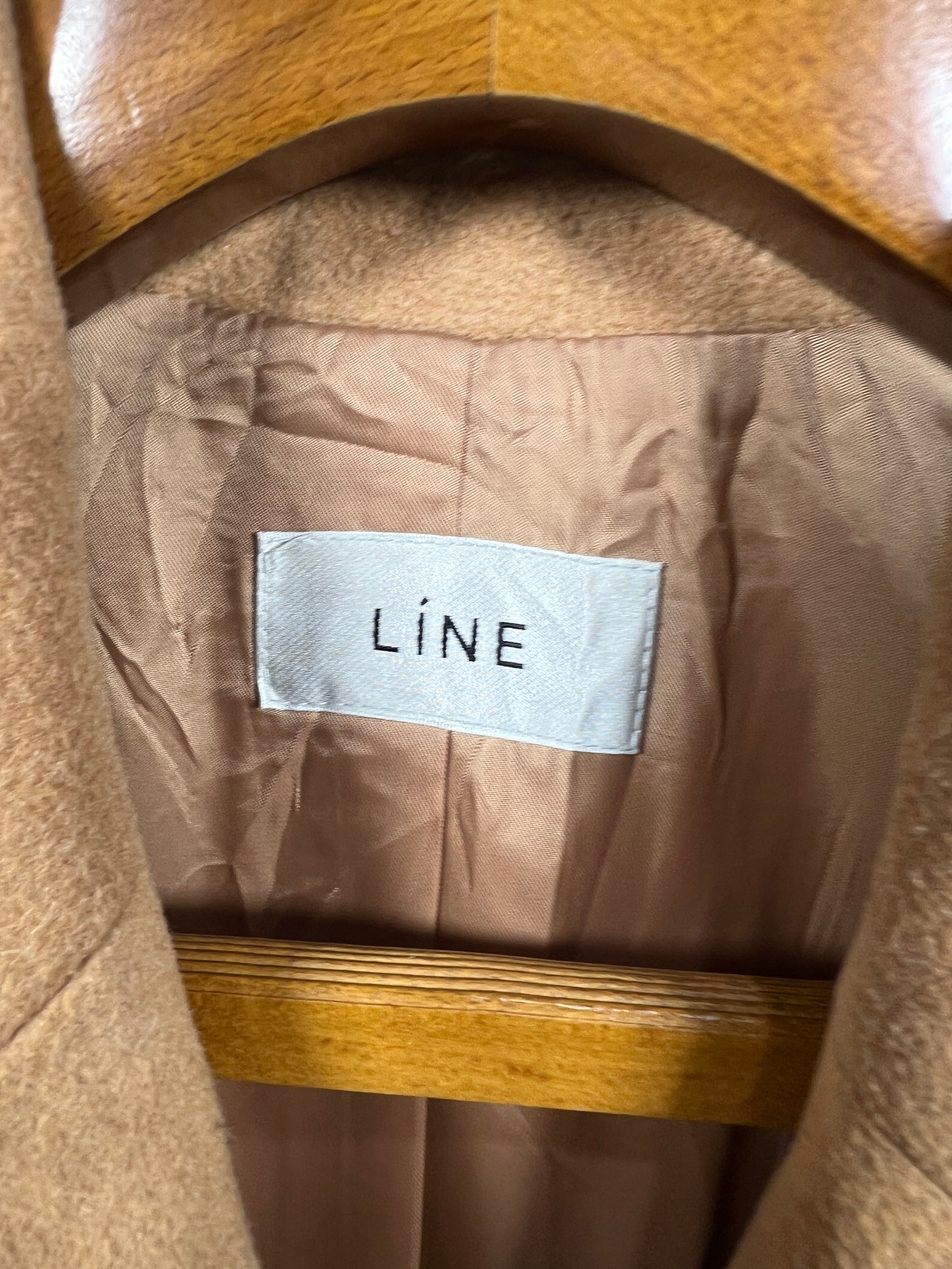 Line Wool Long Coat (Women) (Medium)