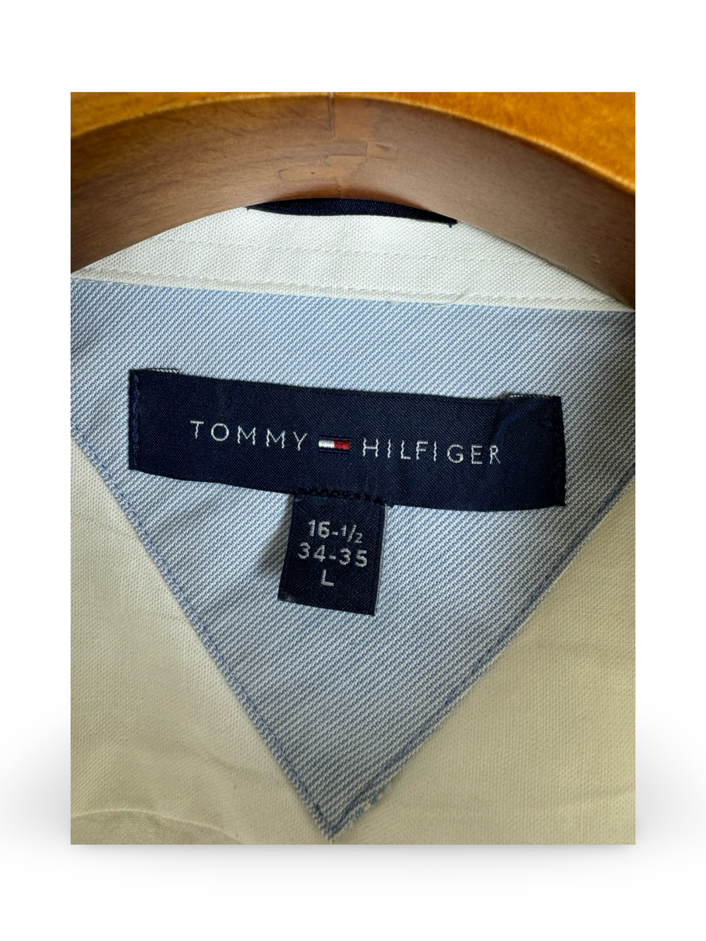 Tommy Hilfiger Buttoned Up Dress Shirt (Large)