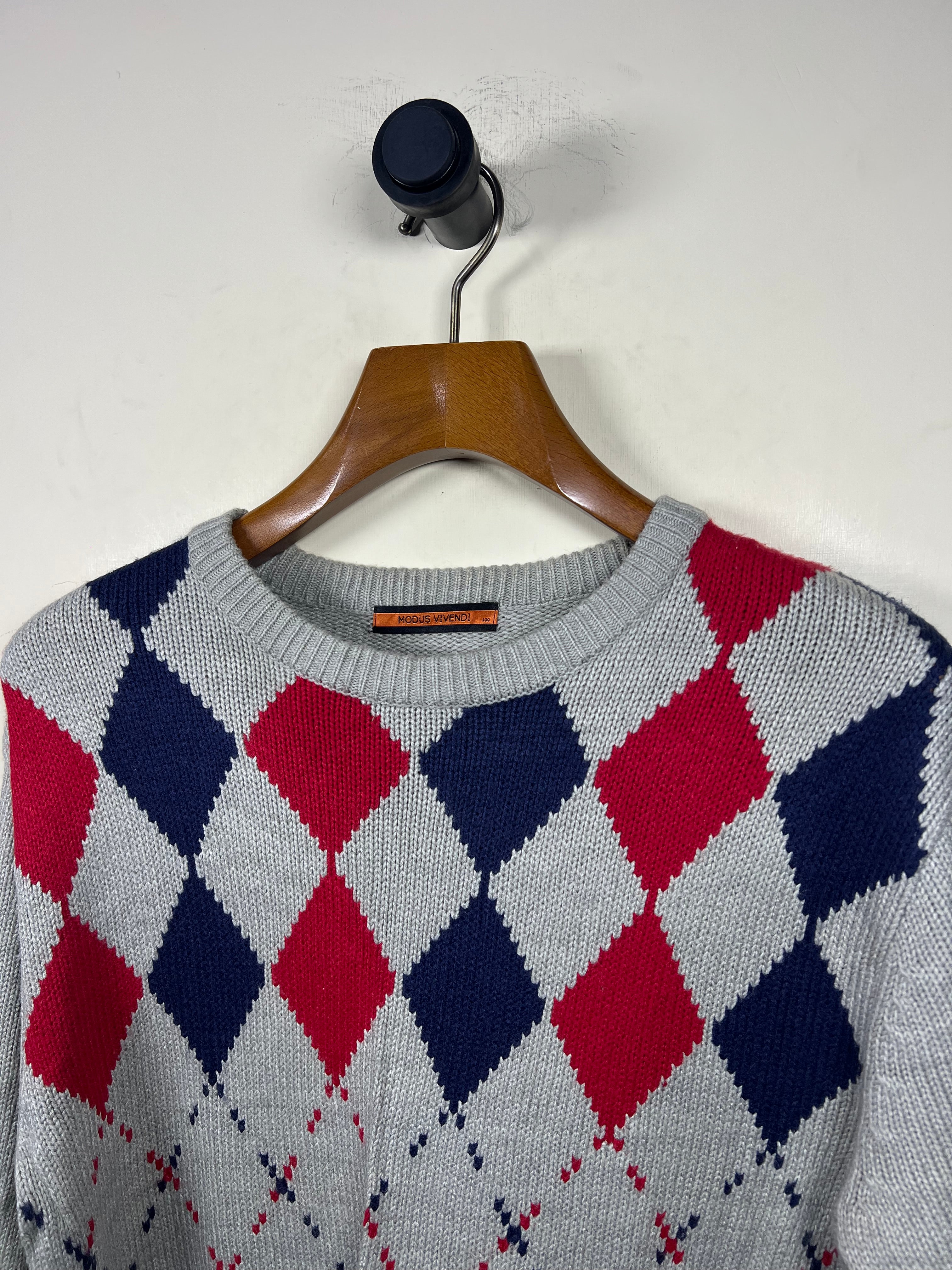Modus Vivendi Sweater (Medium)